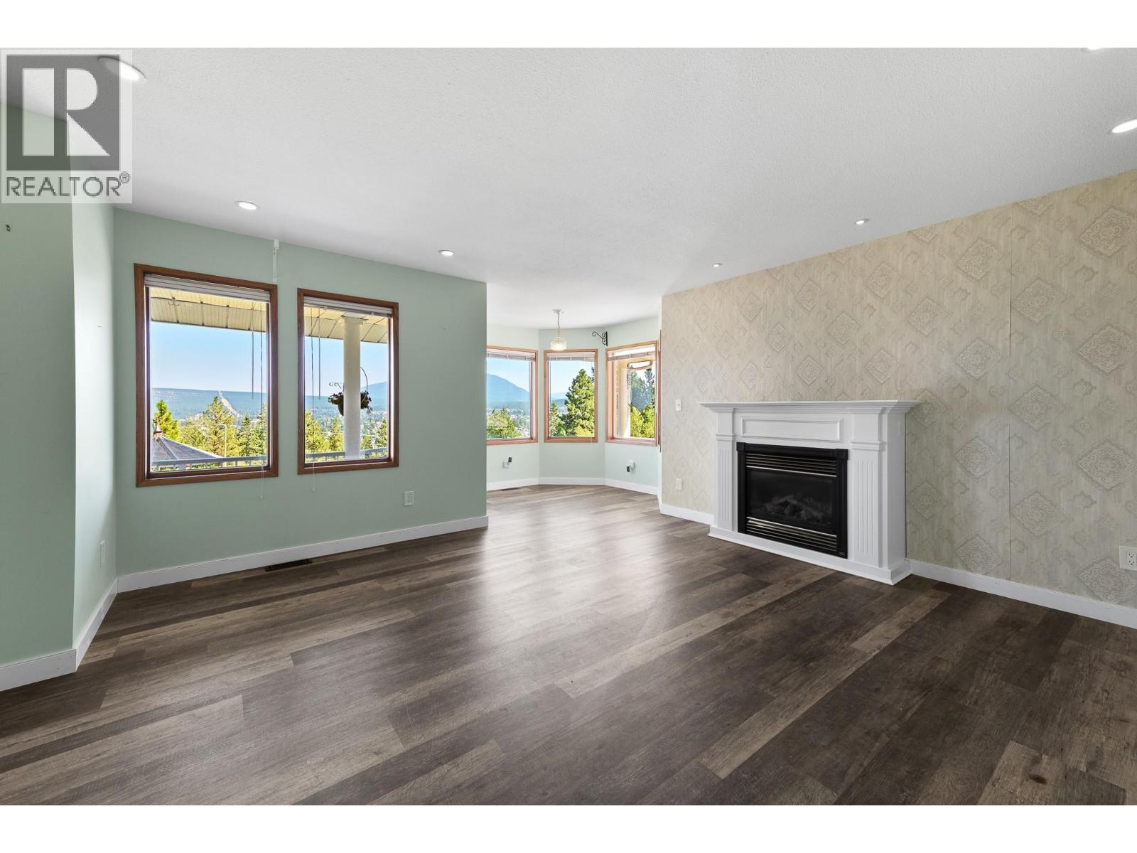 709 Weeks Road Property Photo 16