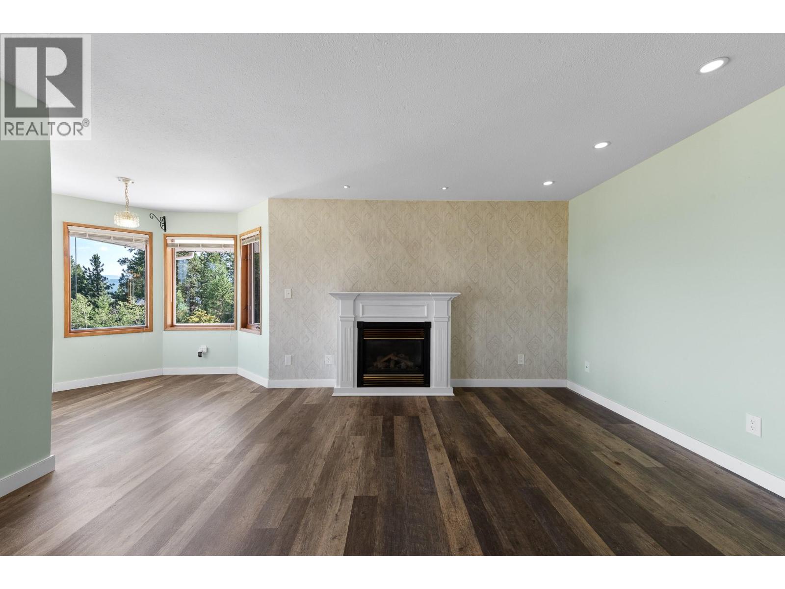 709 Weeks Road Property Photo 17