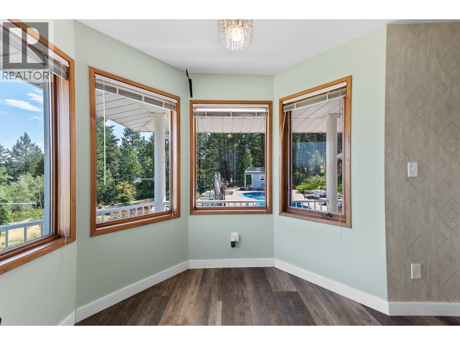 709 Weeks Road Property Photo 18