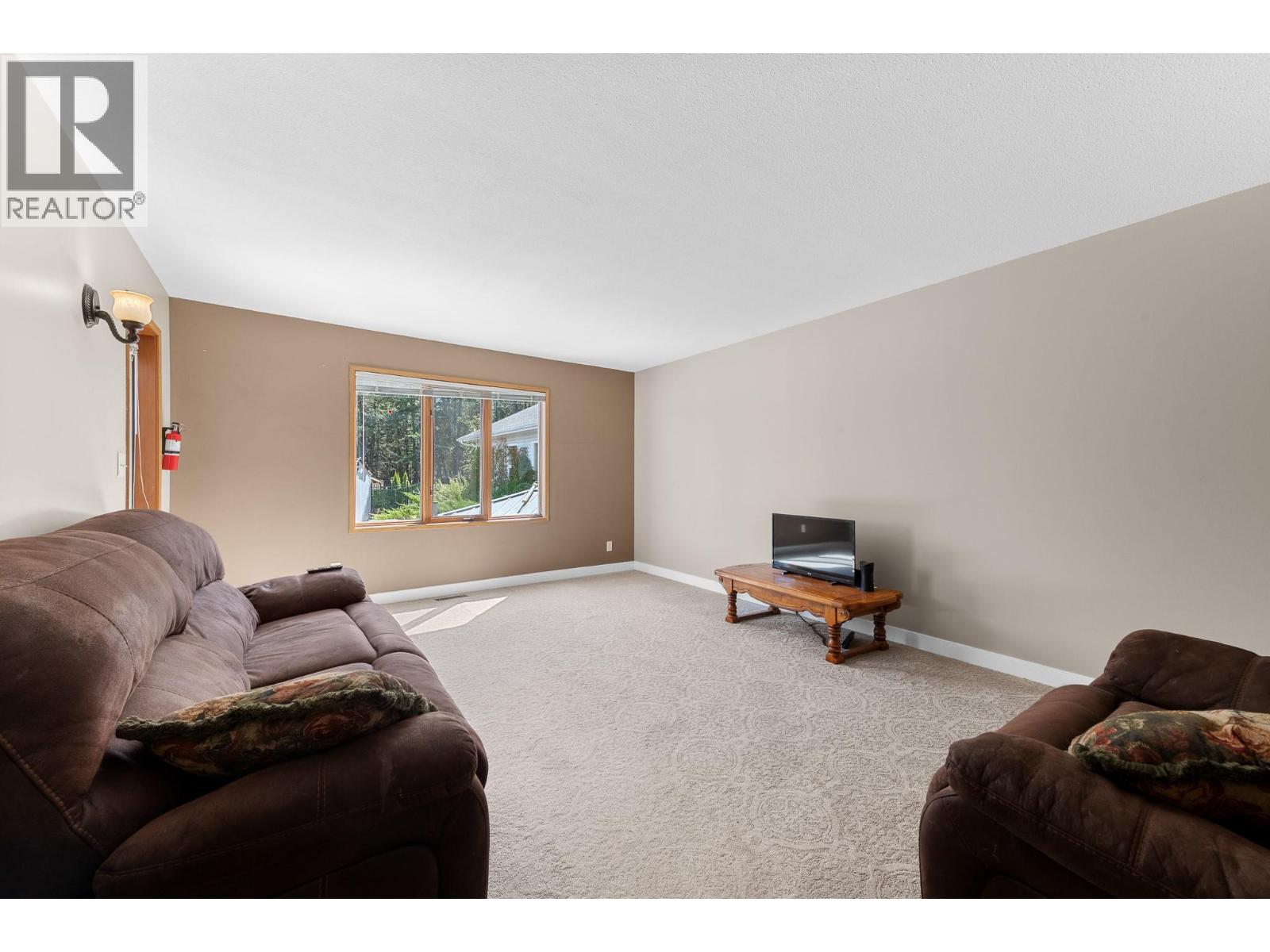 709 Weeks Road Property Photo 21