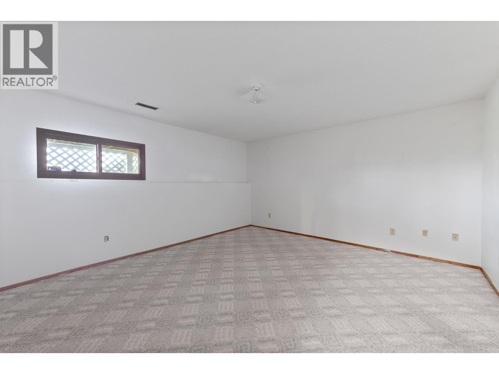 709 Weeks Road Property Photo 42