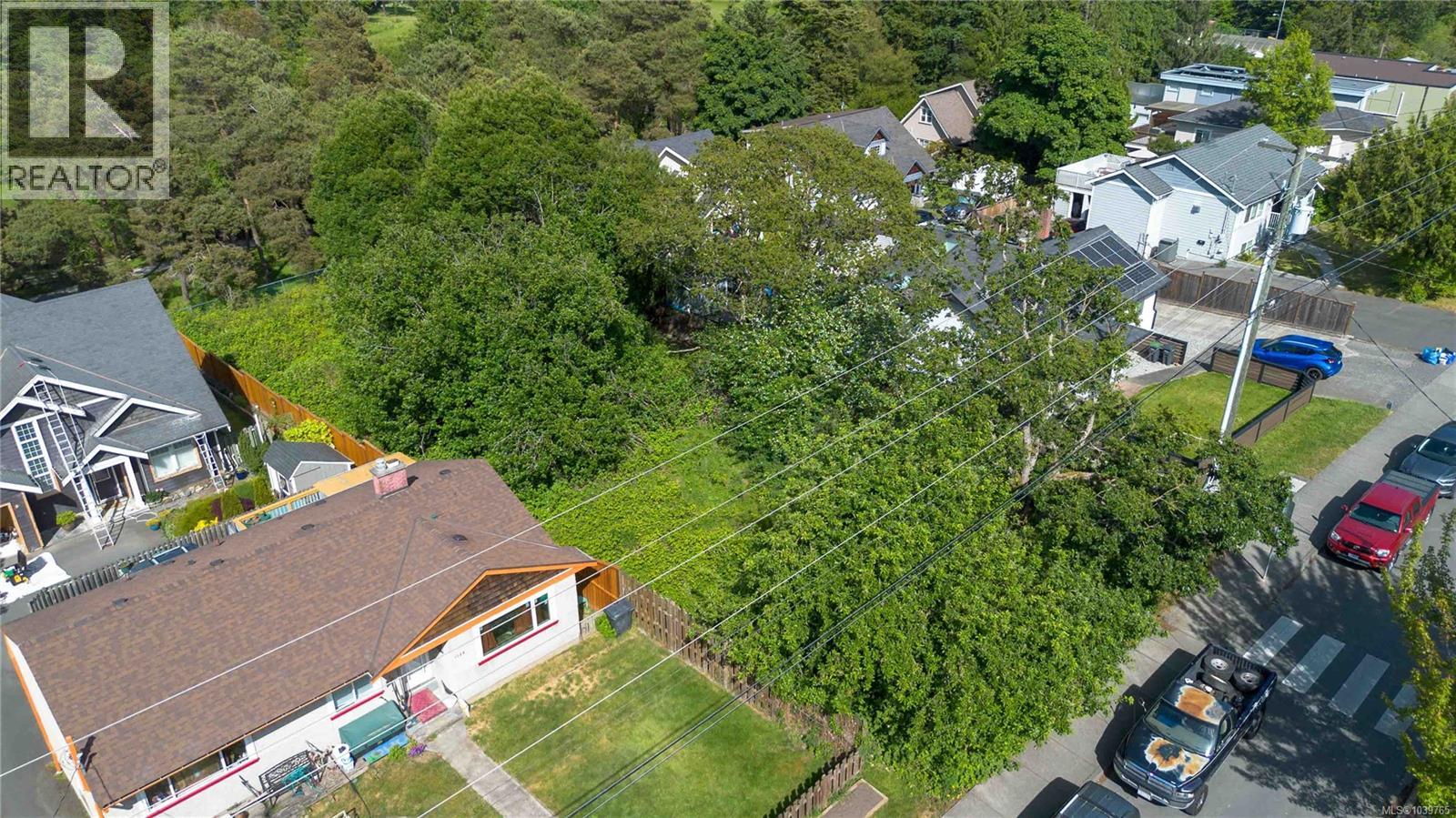 1124 Craigflower Rd Property Photo 2