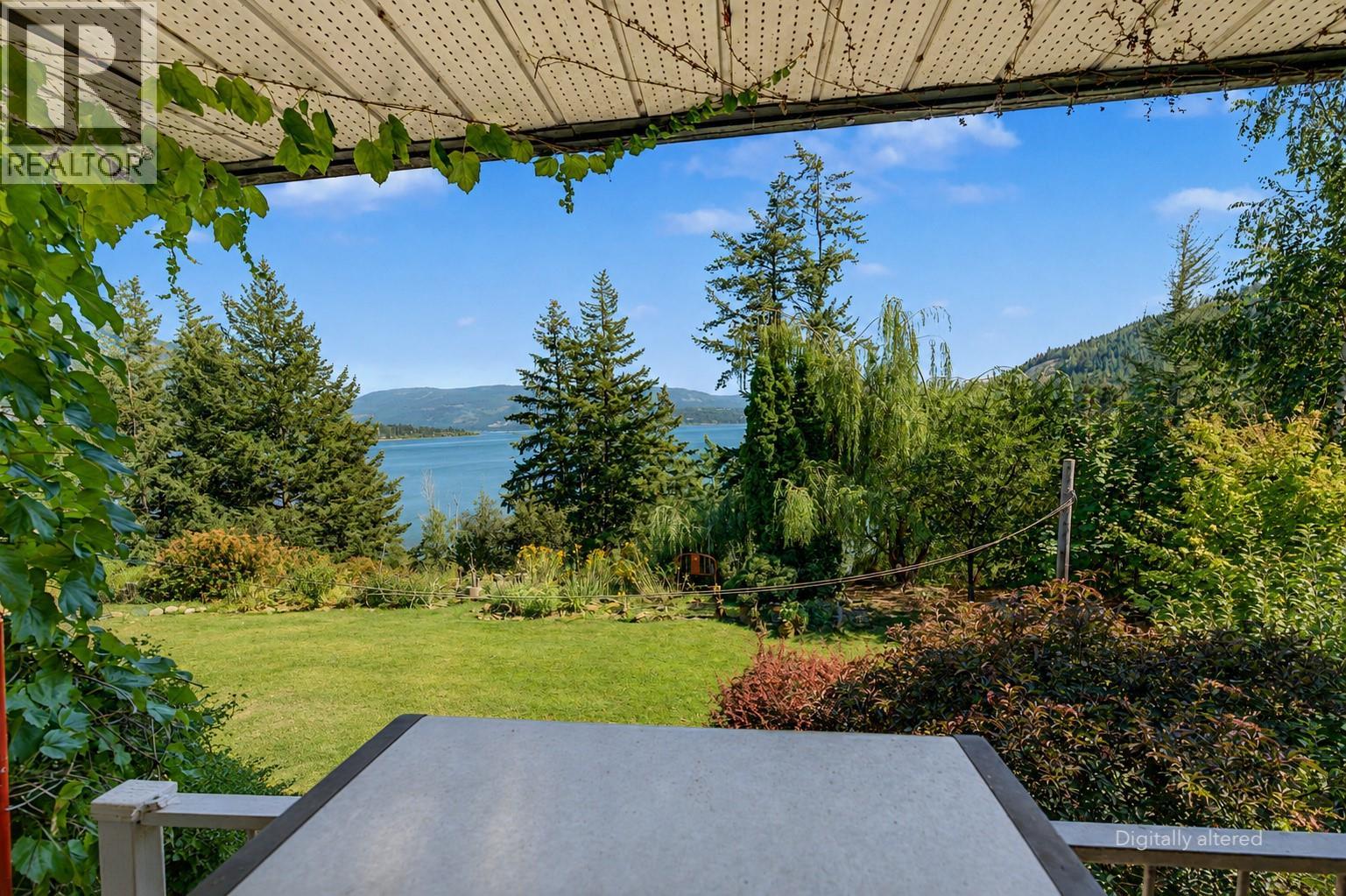 5255 Schneider Place Property Photo 8