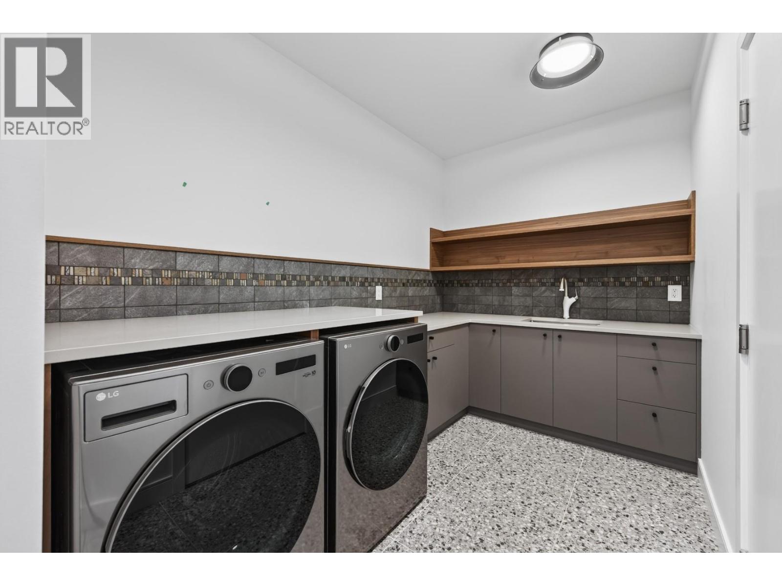 2257 Coldwater Drive Property Photo 35