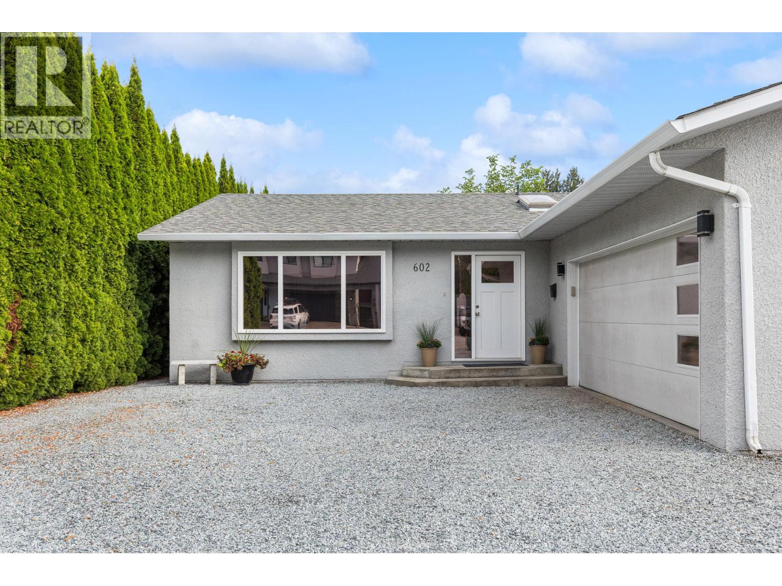 602 Willms Road Property Photo 3