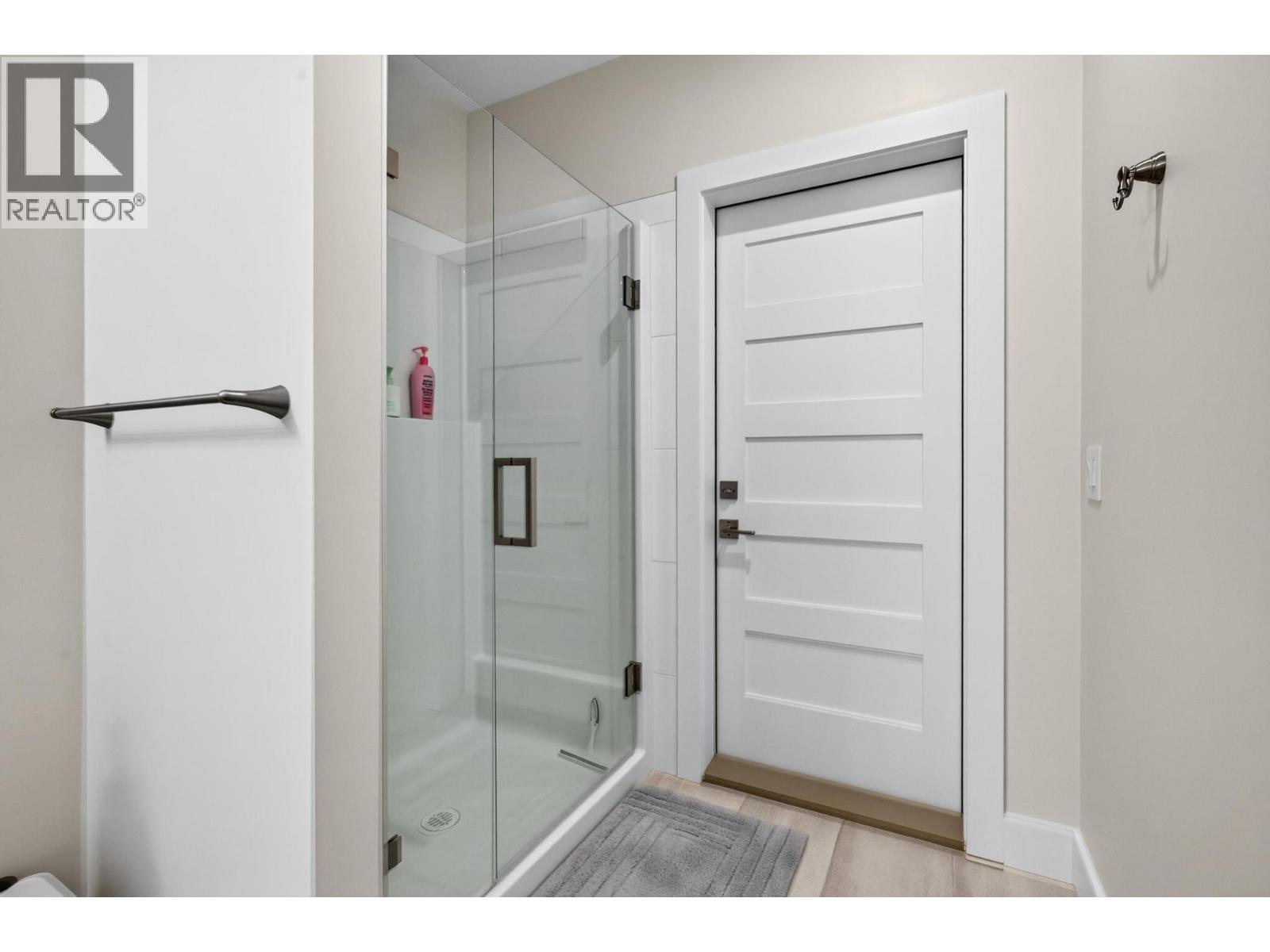 887 Loseth Drive Property Photo 38