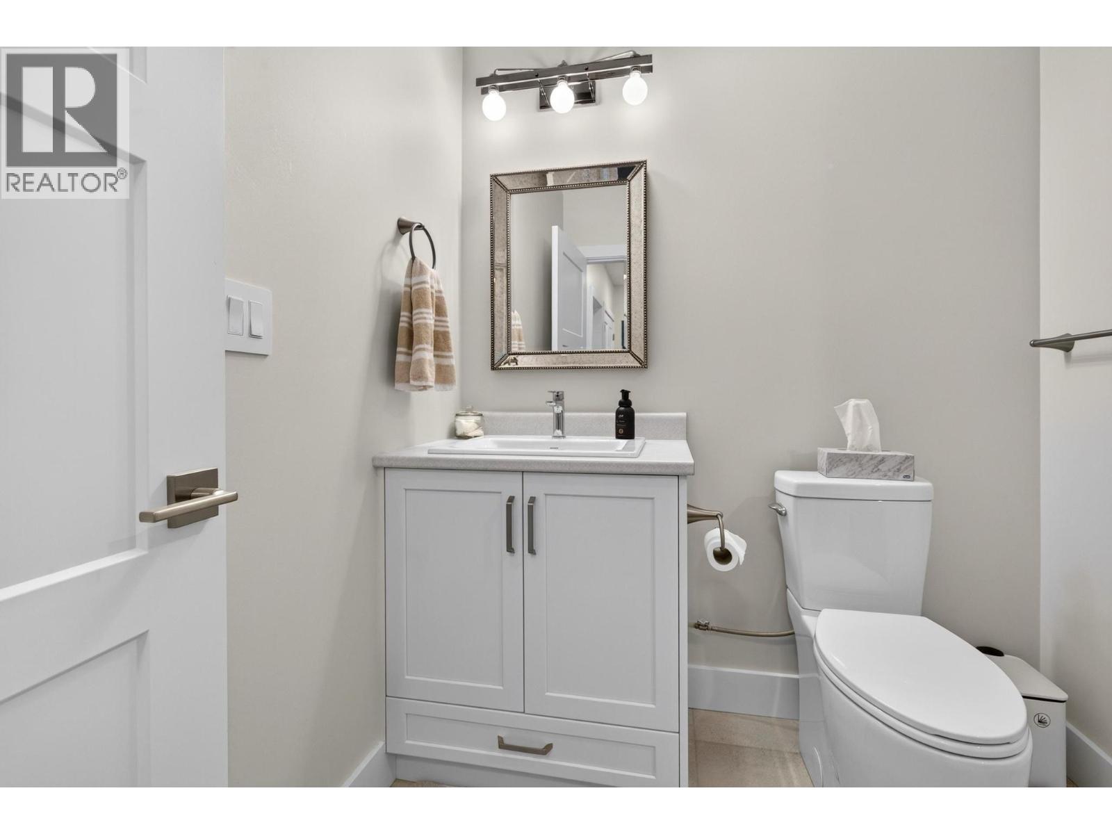 887 Loseth Drive Property Photo 39