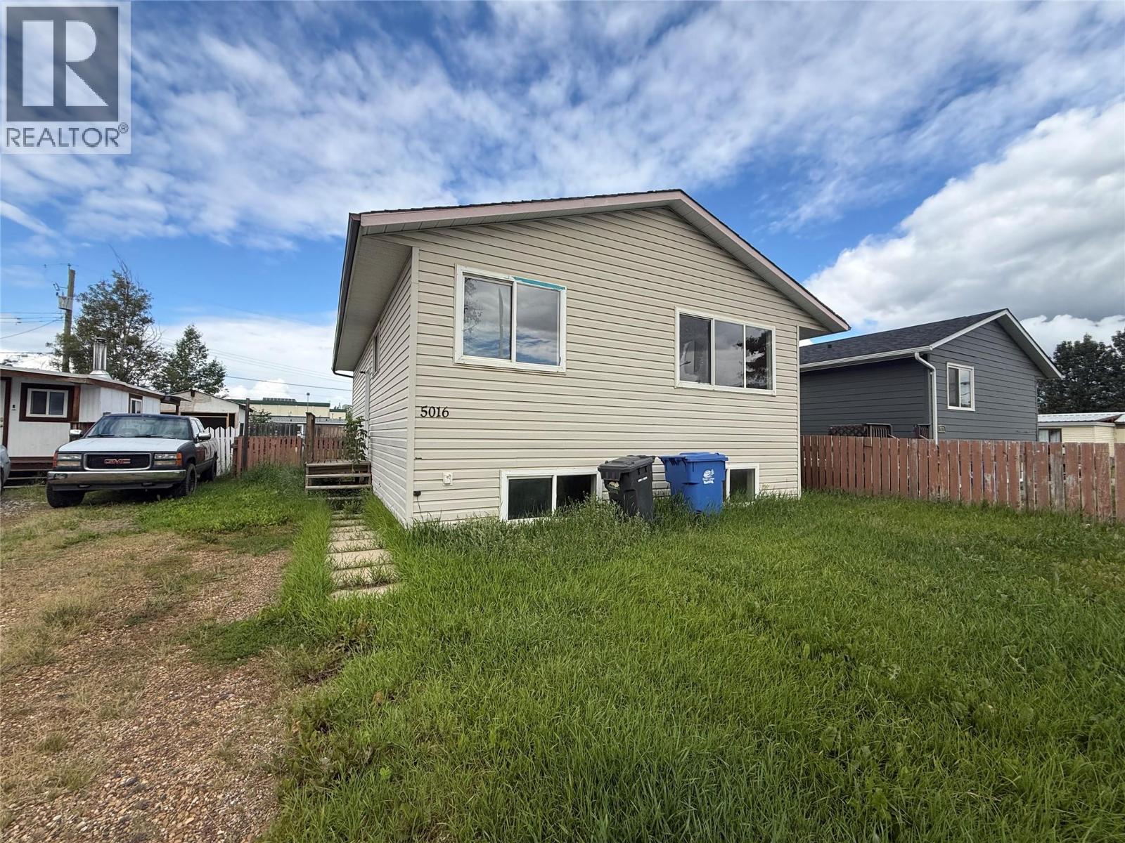 5016 51 Avenue Property Photo 1