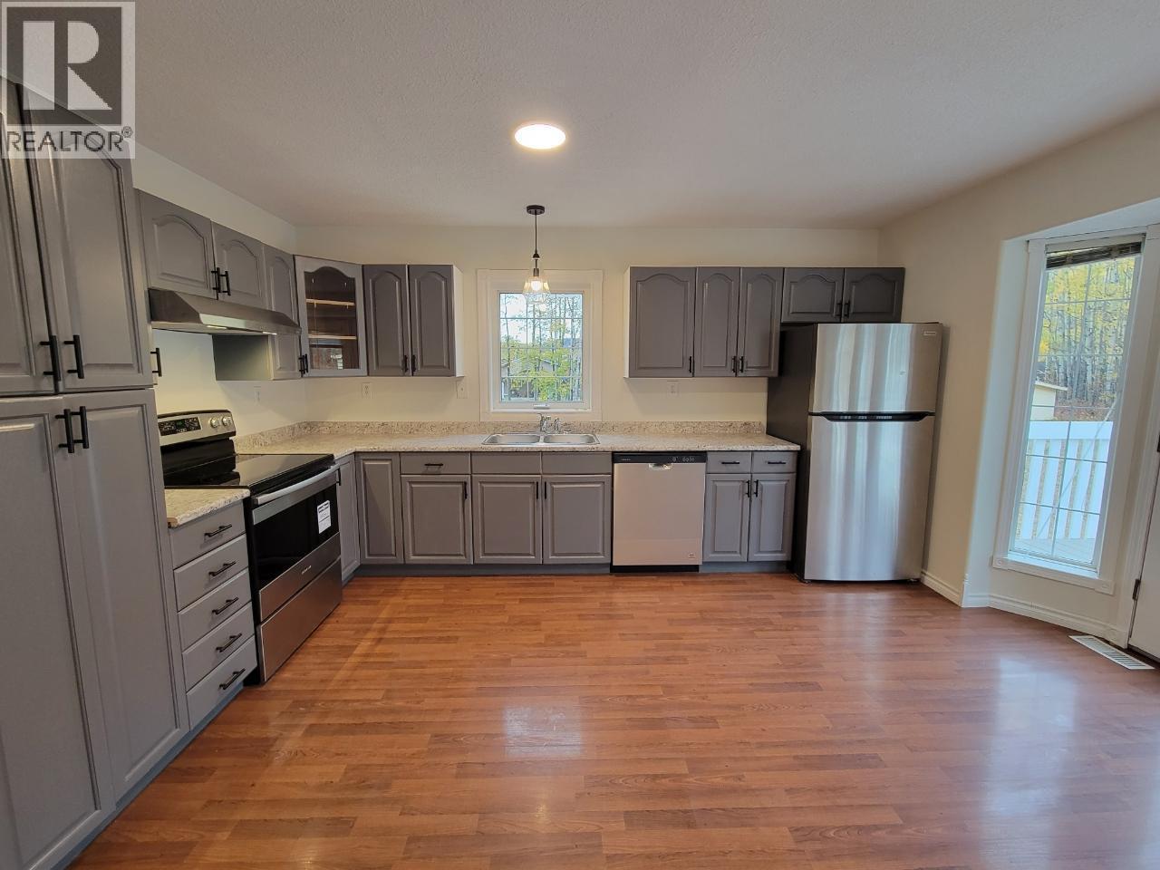 6708 Currier Road Property Photo 6