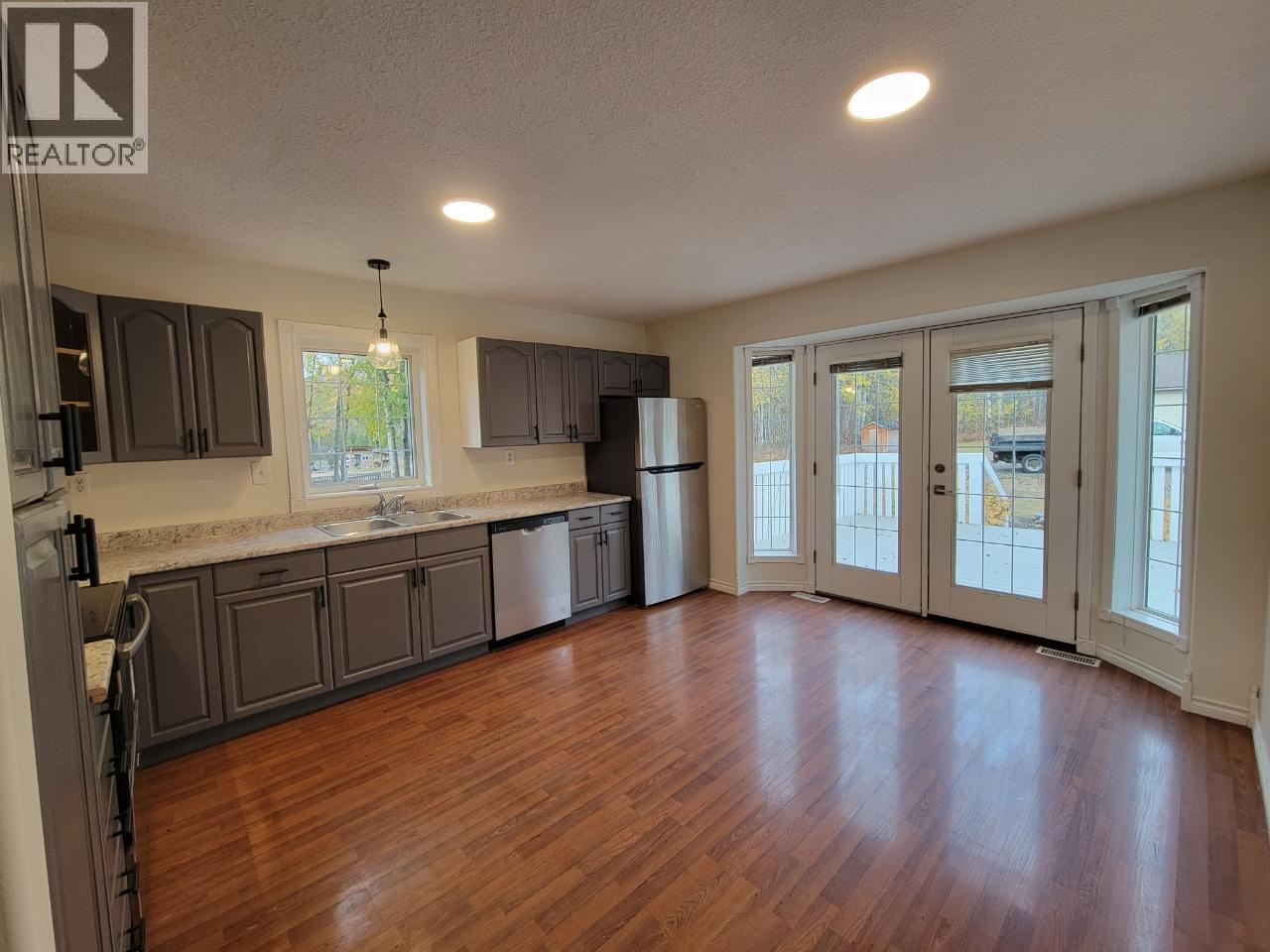 6708 Currier Road Property Photo 7