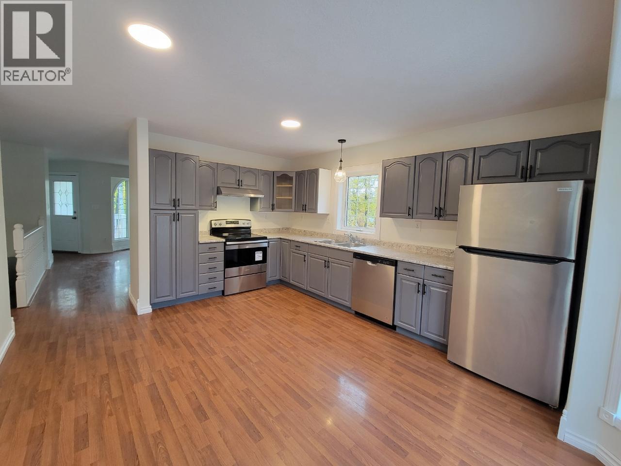 6708 Currier Road Property Photo 8