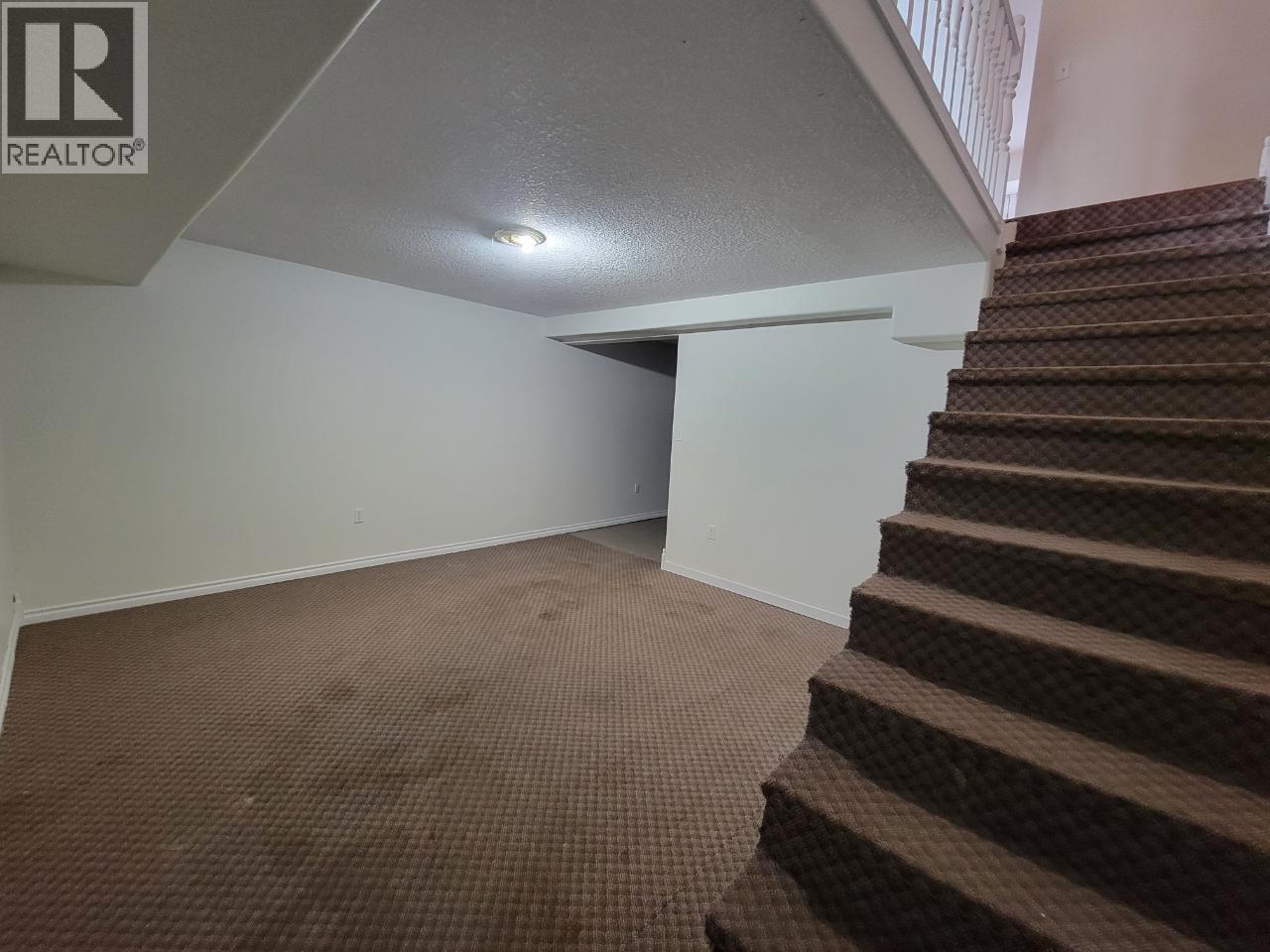 6708 Currier Road Property Photo 14