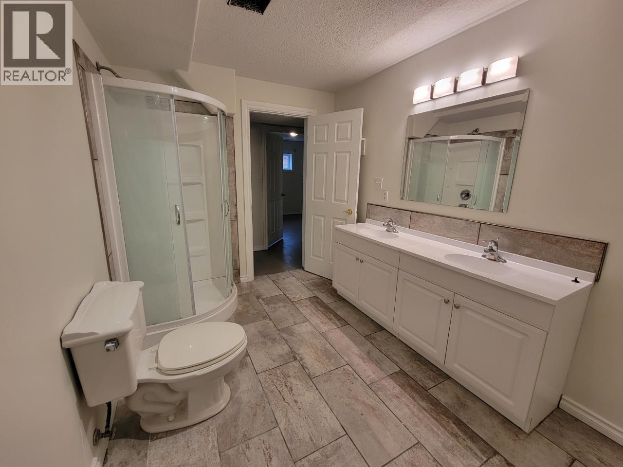 6708 Currier Road Property Photo 16