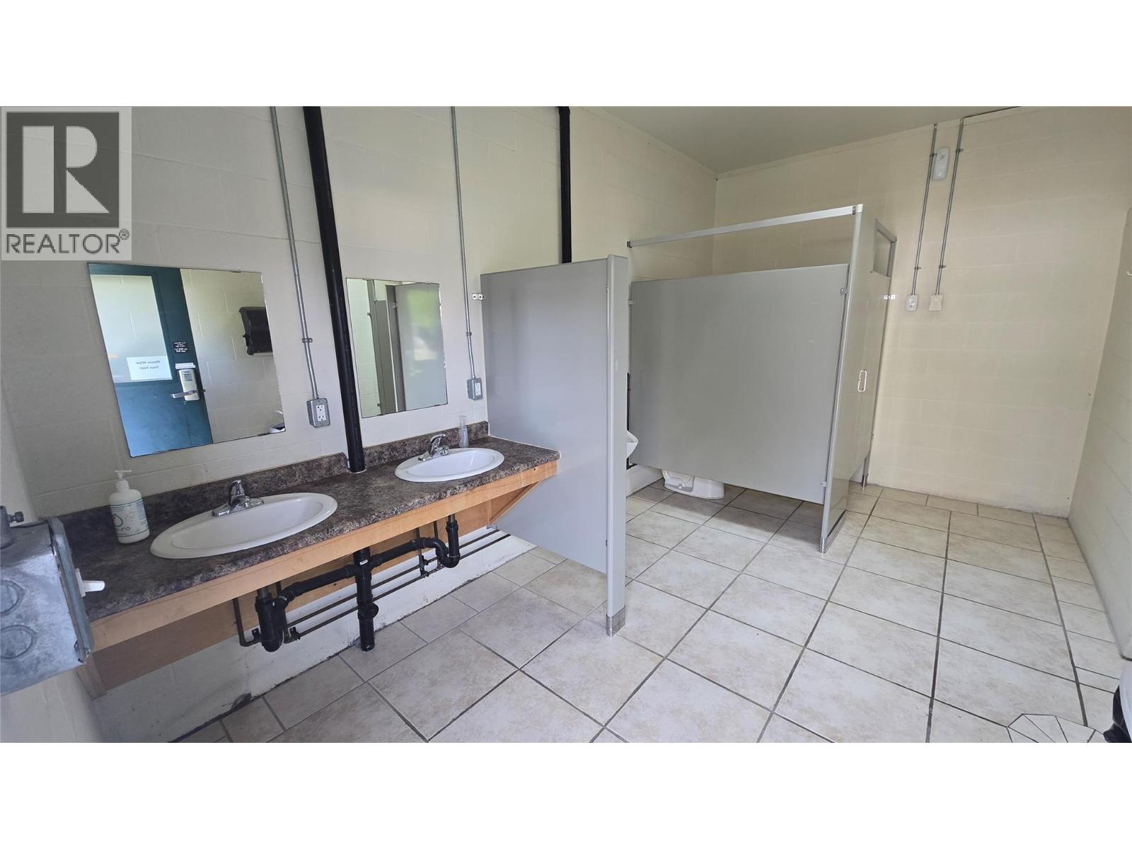 16060 Bc-3a Highway Property Photo 17