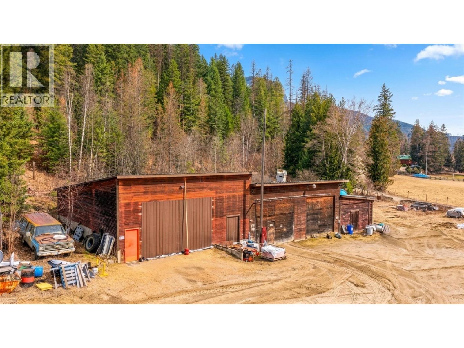 17 Bear Valley Road Property Photo 4
