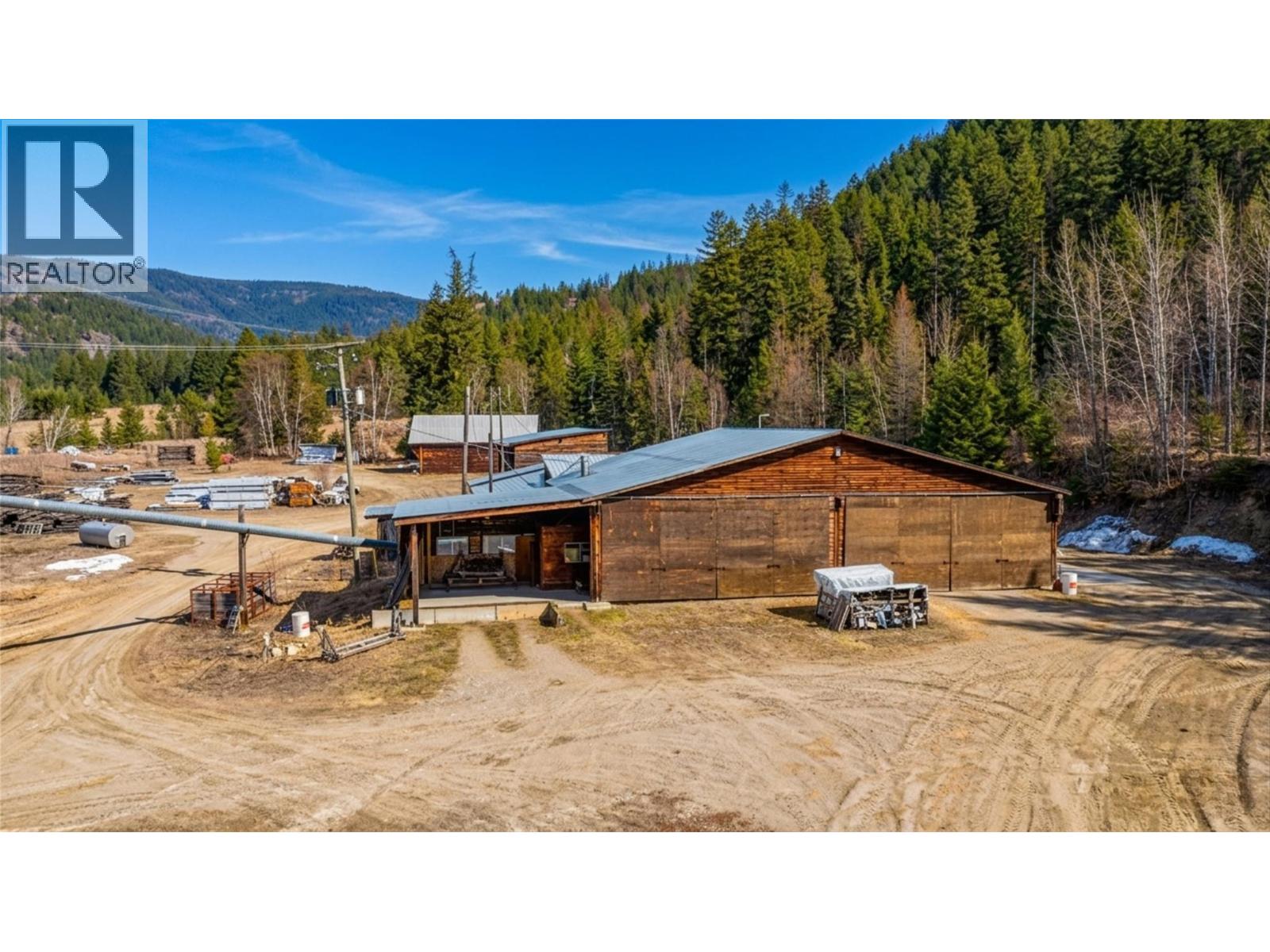 17 Bear Valley Road Property Photo 8
