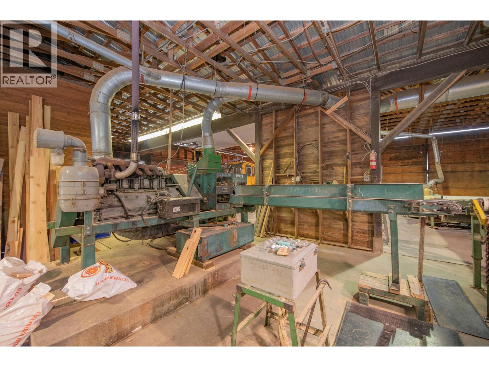 17 Bear Valley Road Property Photo 16
