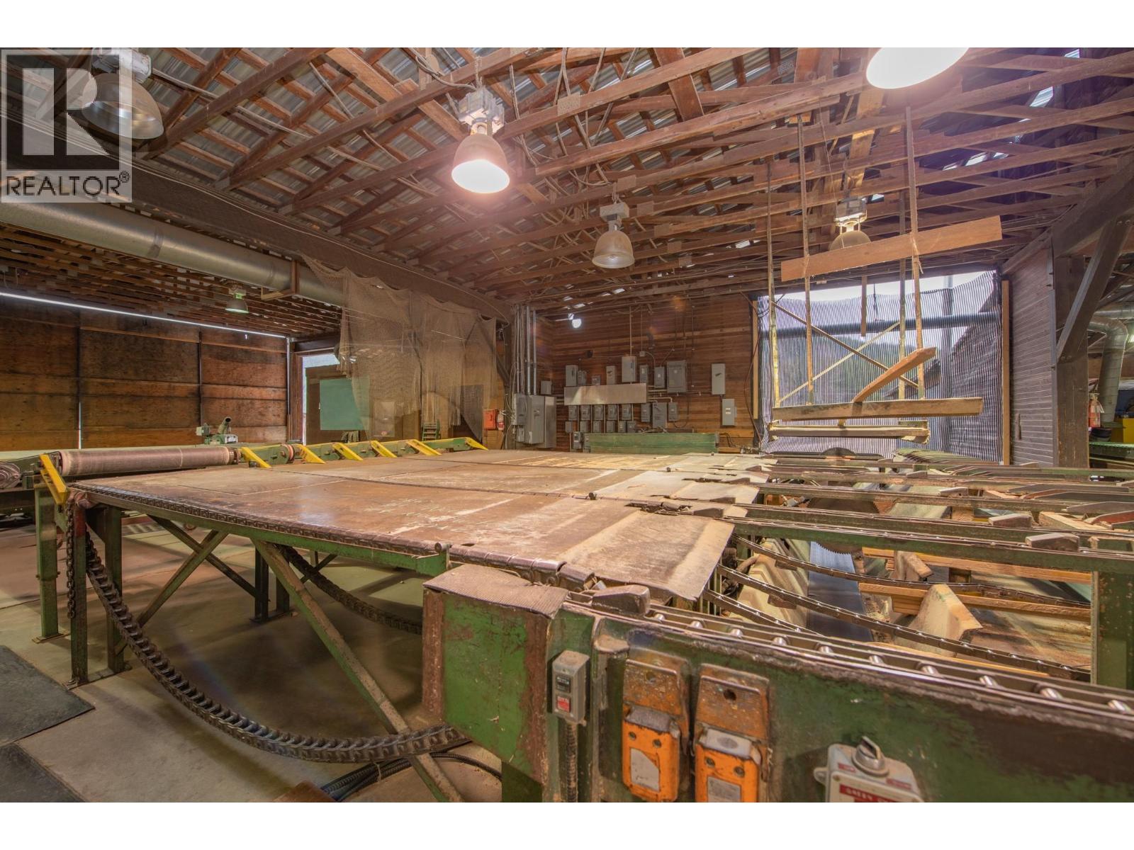 17 Bear Valley Road Property Photo 17