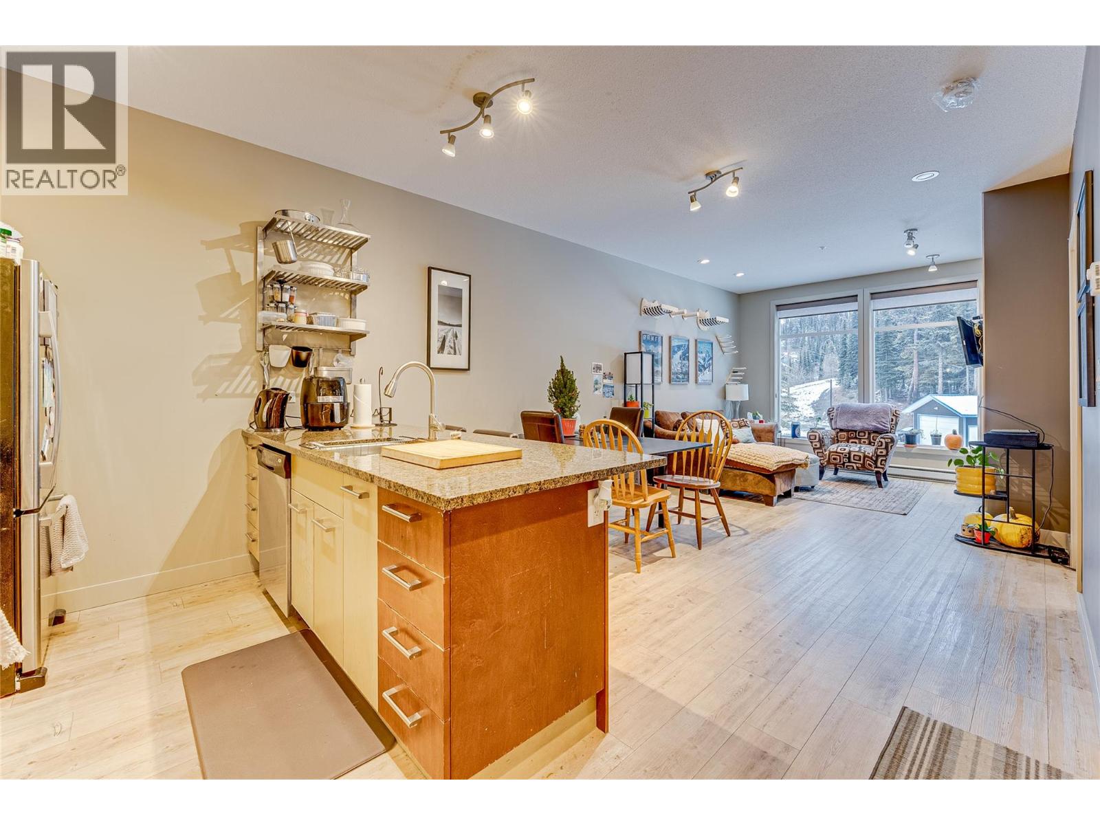 30 Monashee Road Unit# 203 Property Photo 8