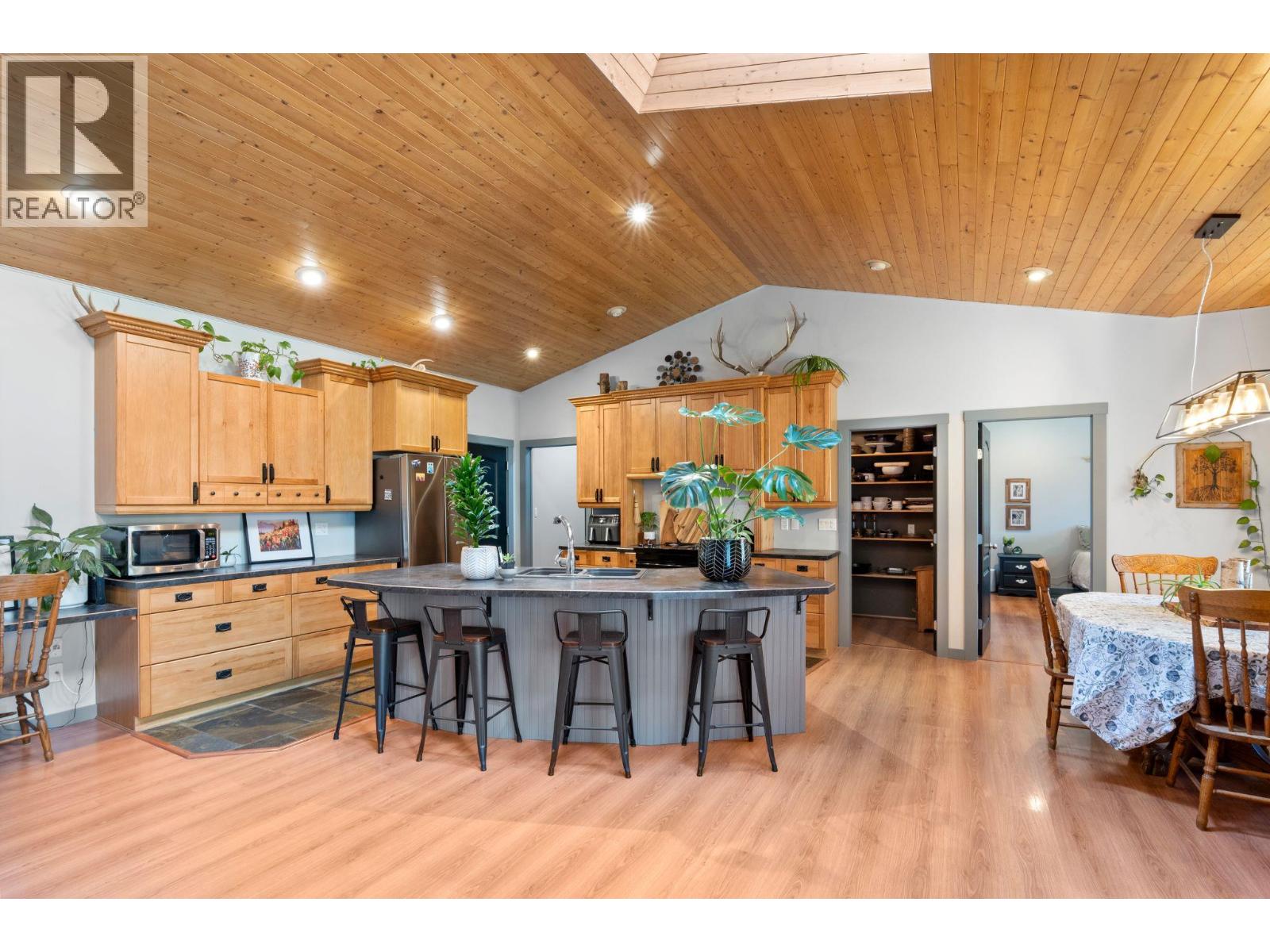 559 Mclean Road Property Photo 10
