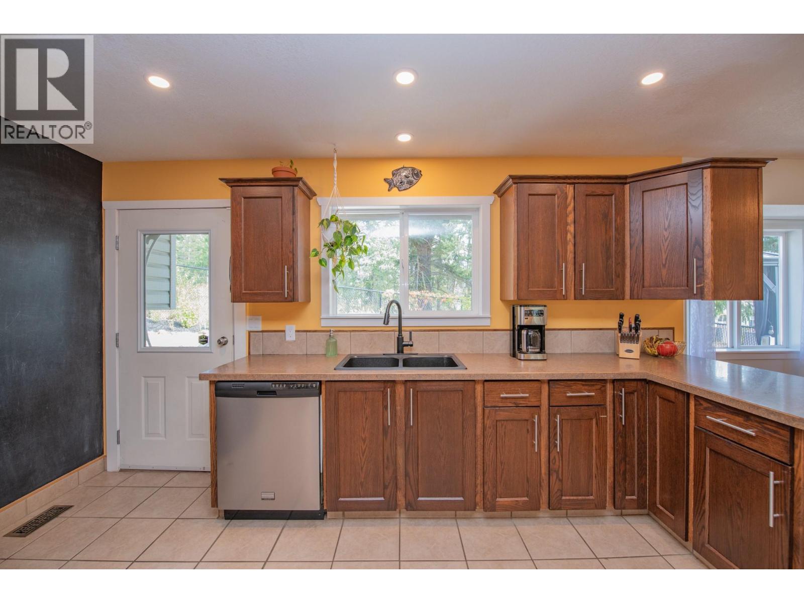 2209 Leblanc Street Property Photo 15