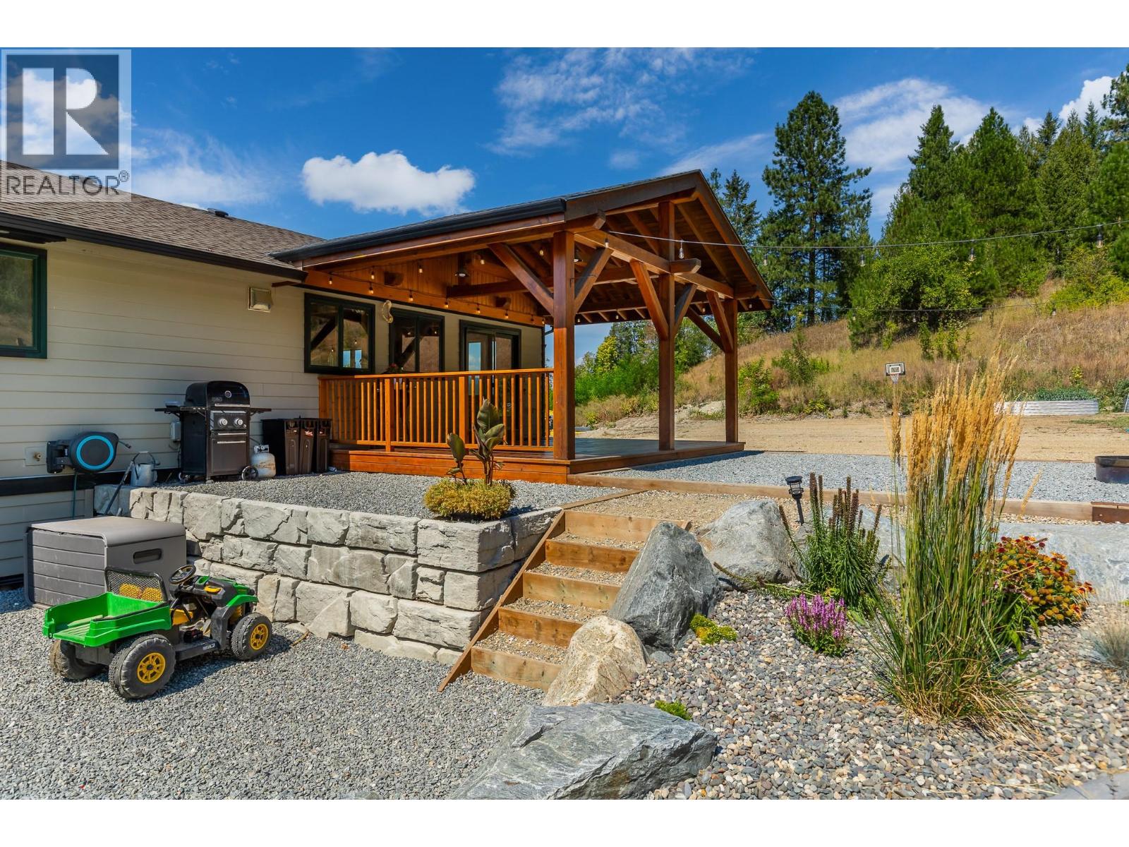 211 Enderby Grindrod Road Property Photo 15