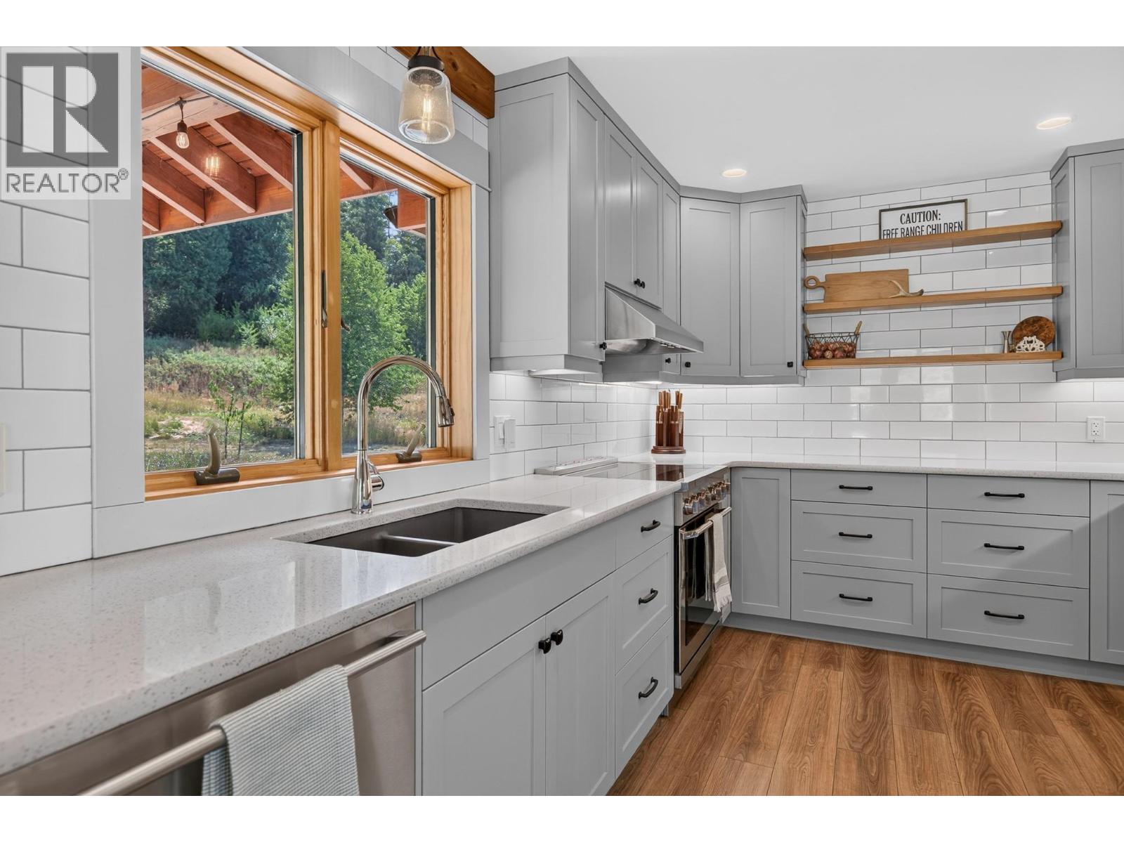 211 Enderby Grindrod Road Property Photo 45