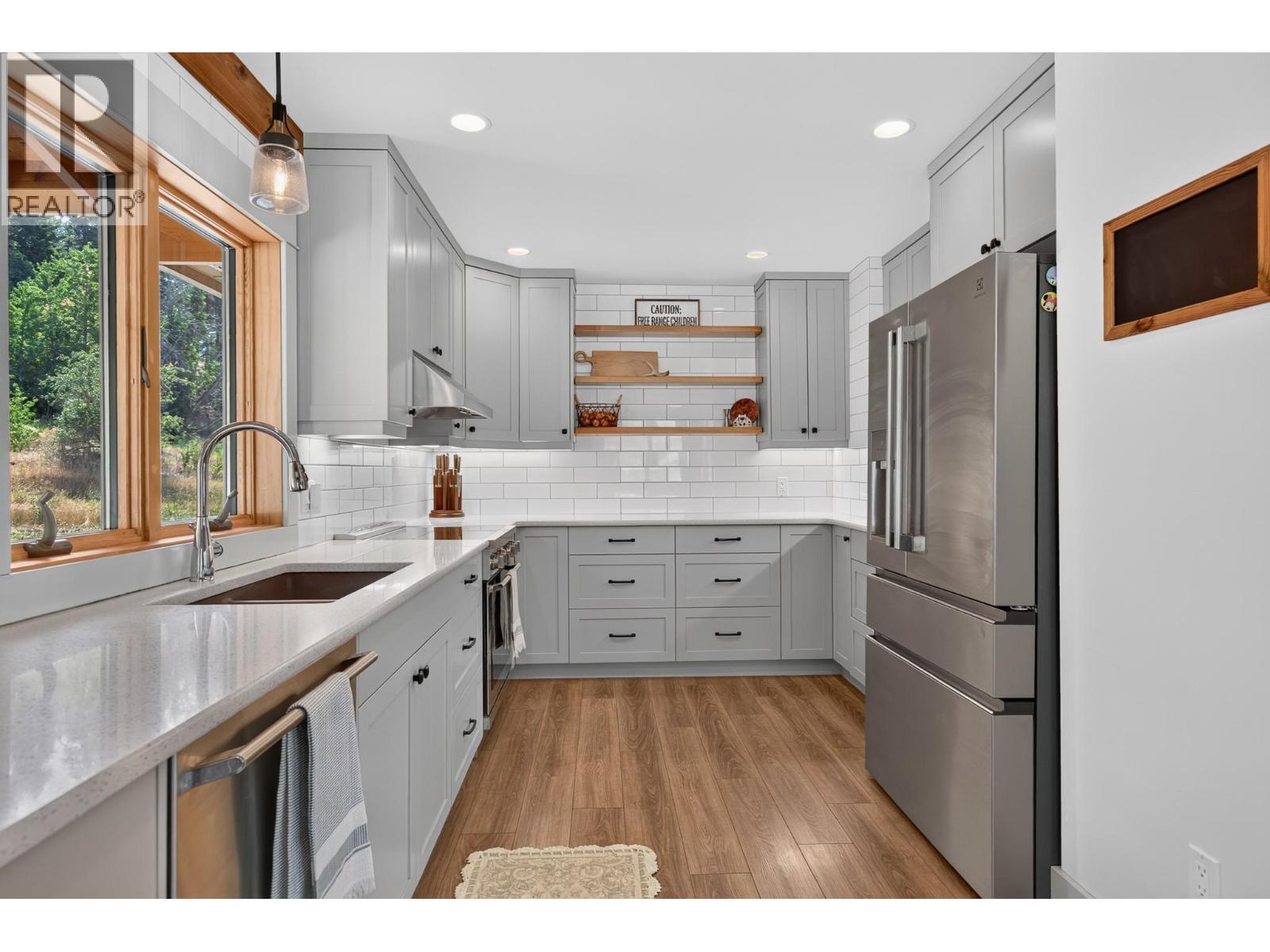 211 Enderby Grindrod Road Property Photo 46