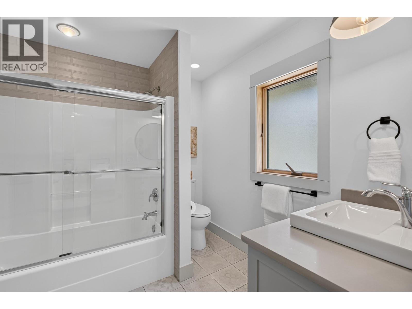 211 Enderby Grindrod Road Property Photo 81