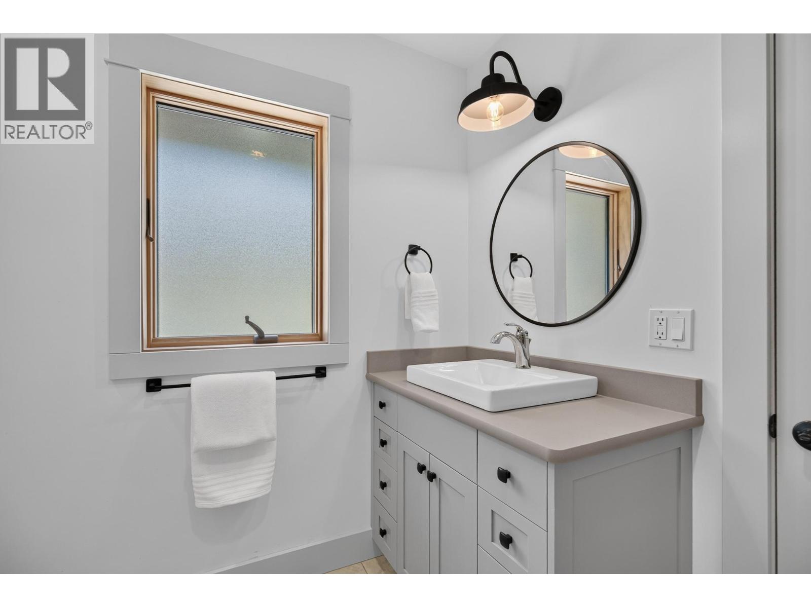 211 Enderby Grindrod Road Property Photo 84