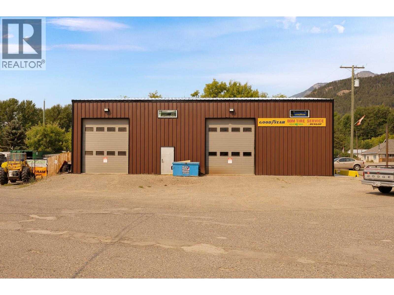 5755 97 Highway Property Photo 1