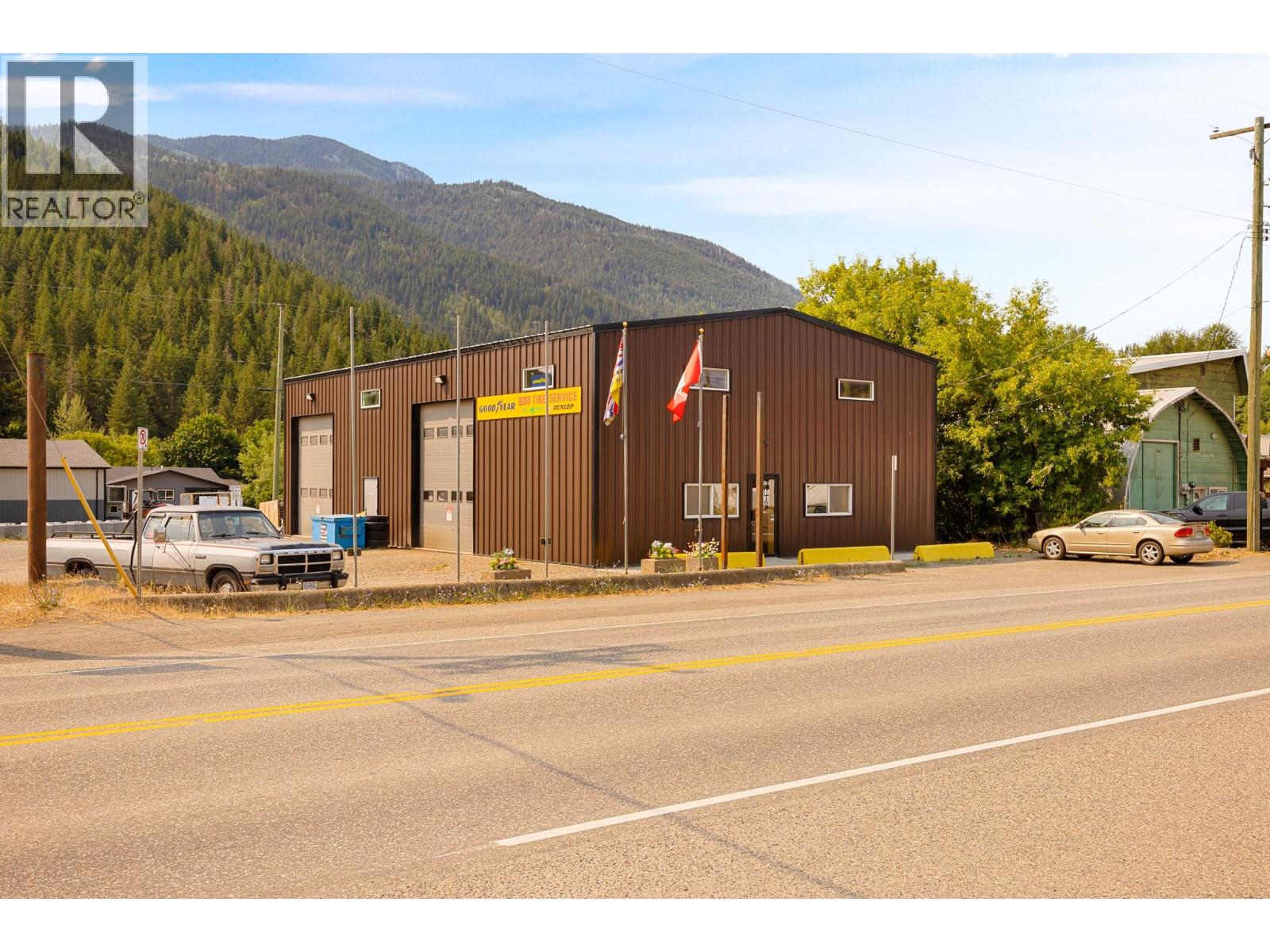 5755 97 Highway Property Photo 2