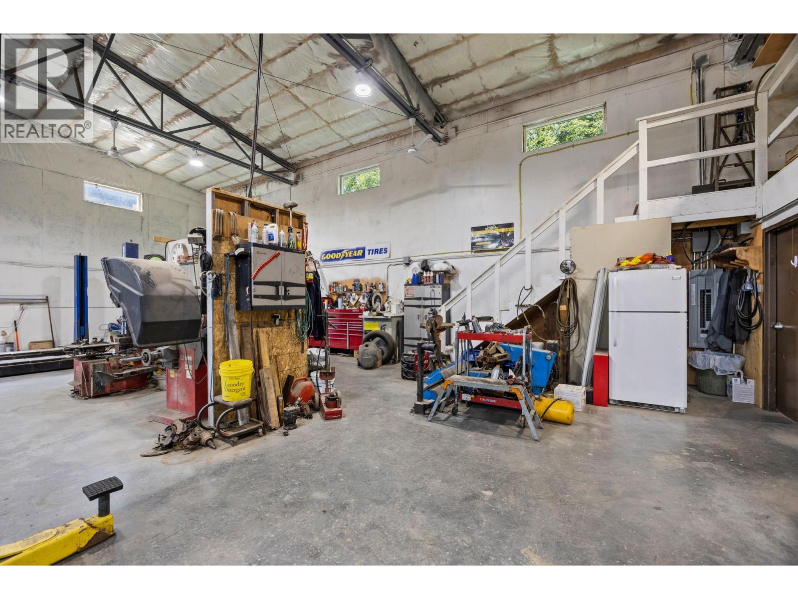 5755 97 Highway Property Photo 14