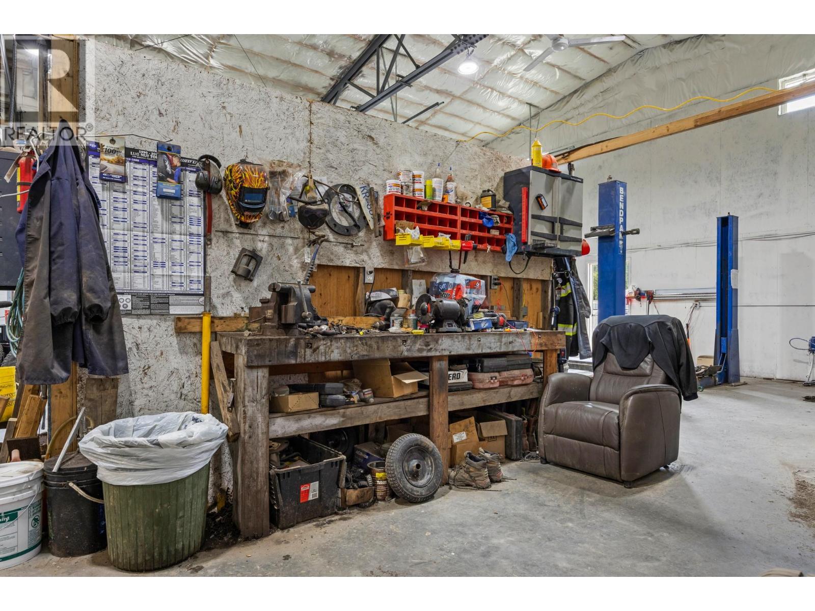 5755 97 Highway Property Photo 16