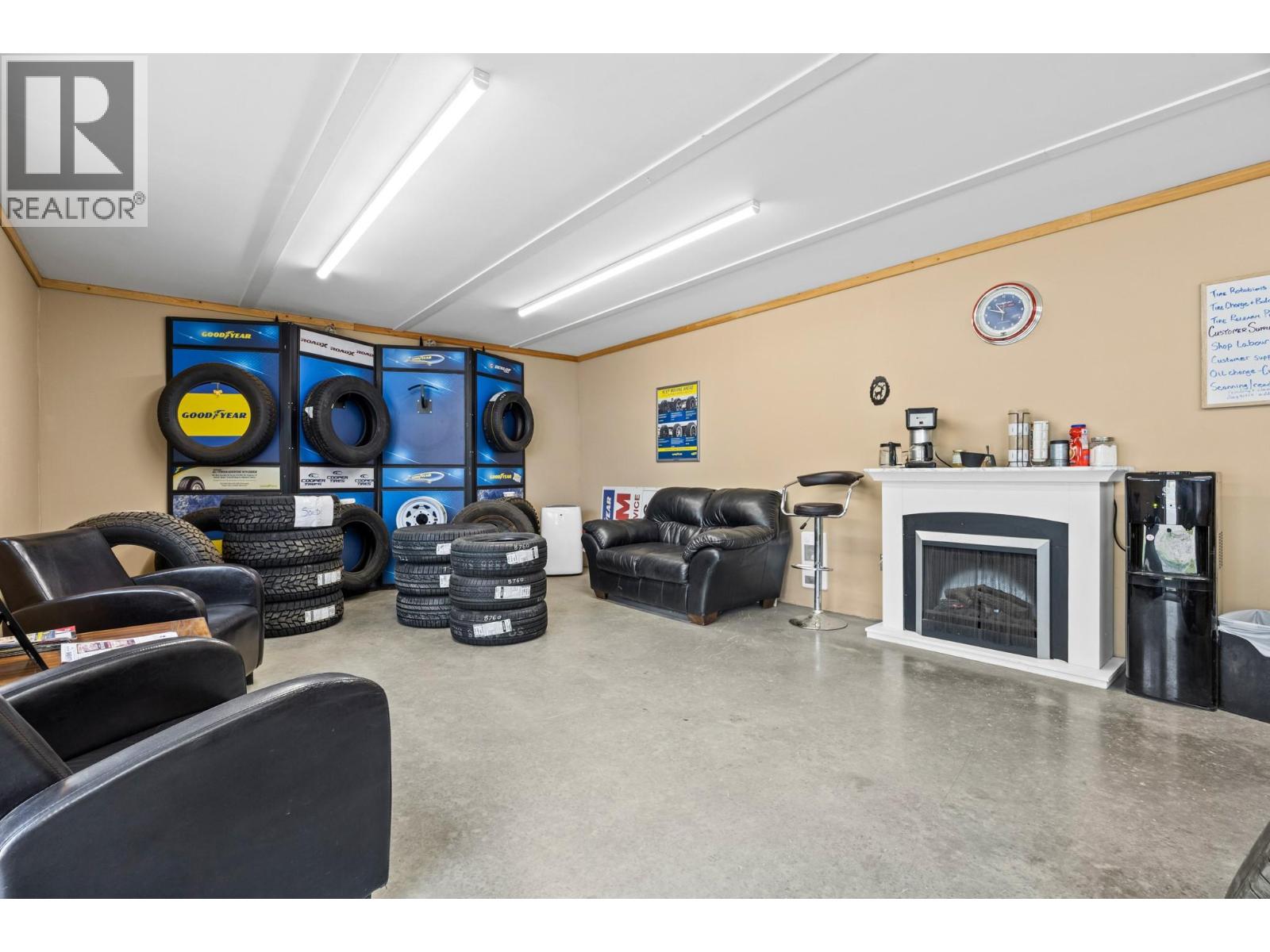 5755 97 Highway Property Photo 27