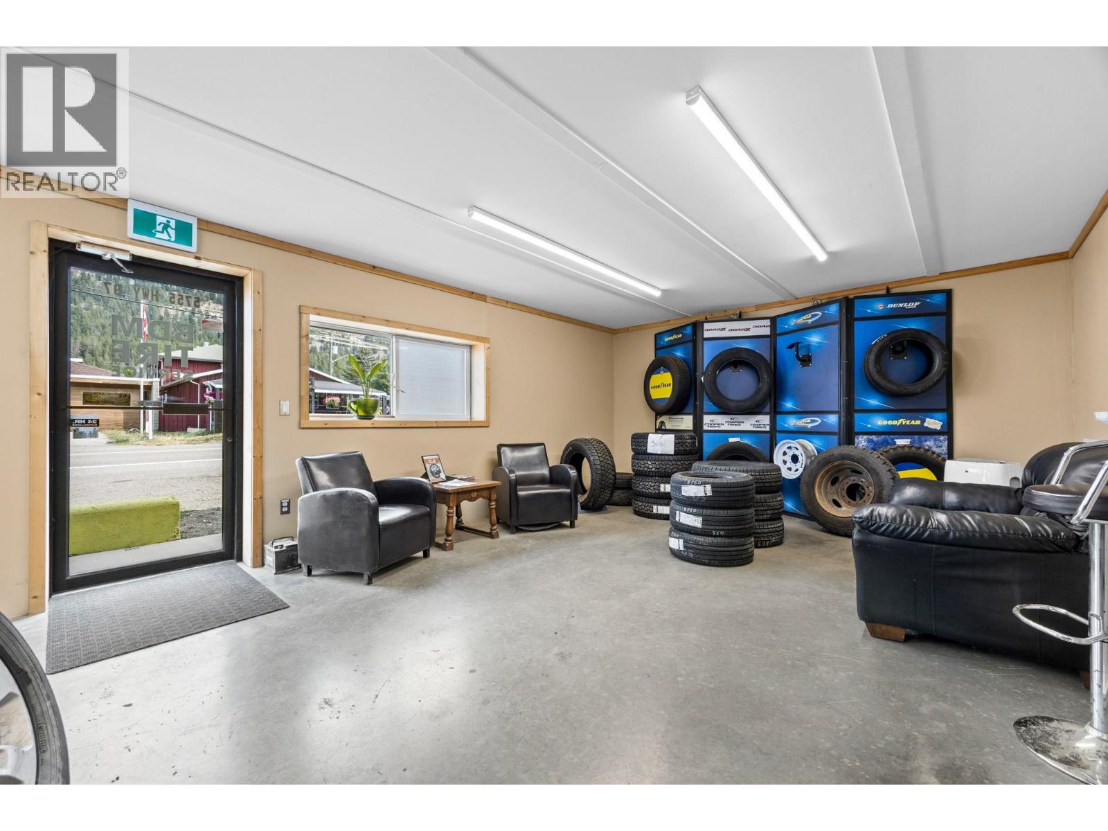 5755 97 Highway Property Photo 28