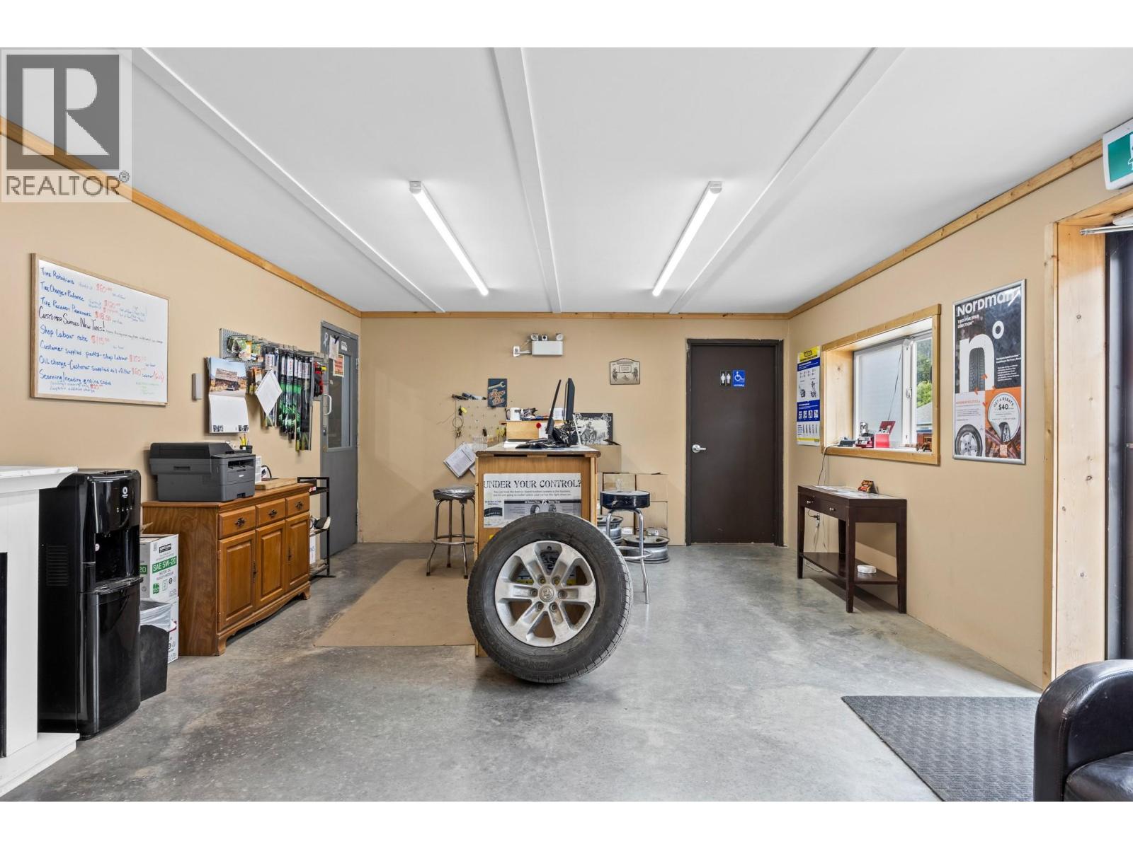5755 97 Highway Property Photo 30