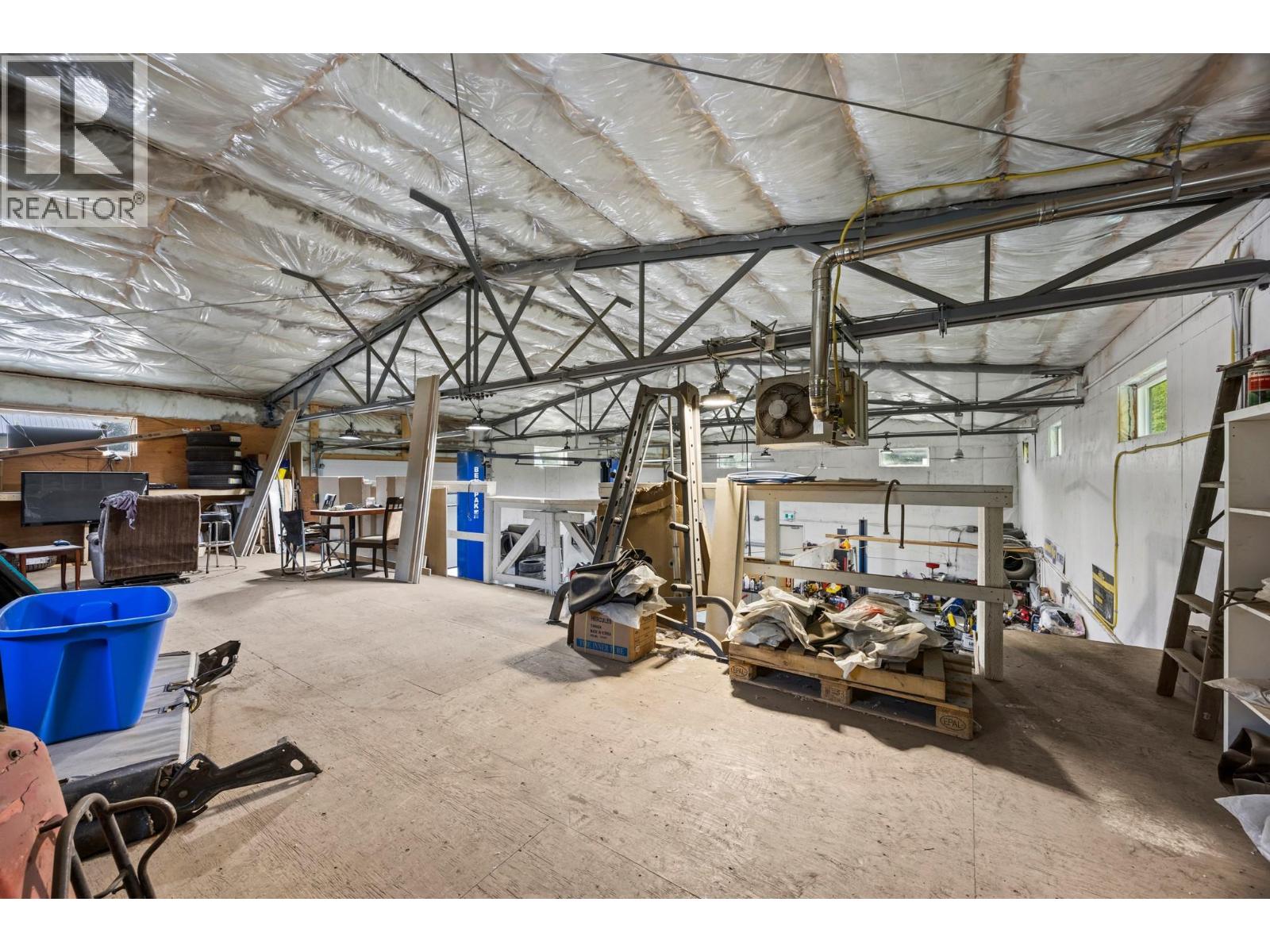 5755 97 Highway Property Photo 34