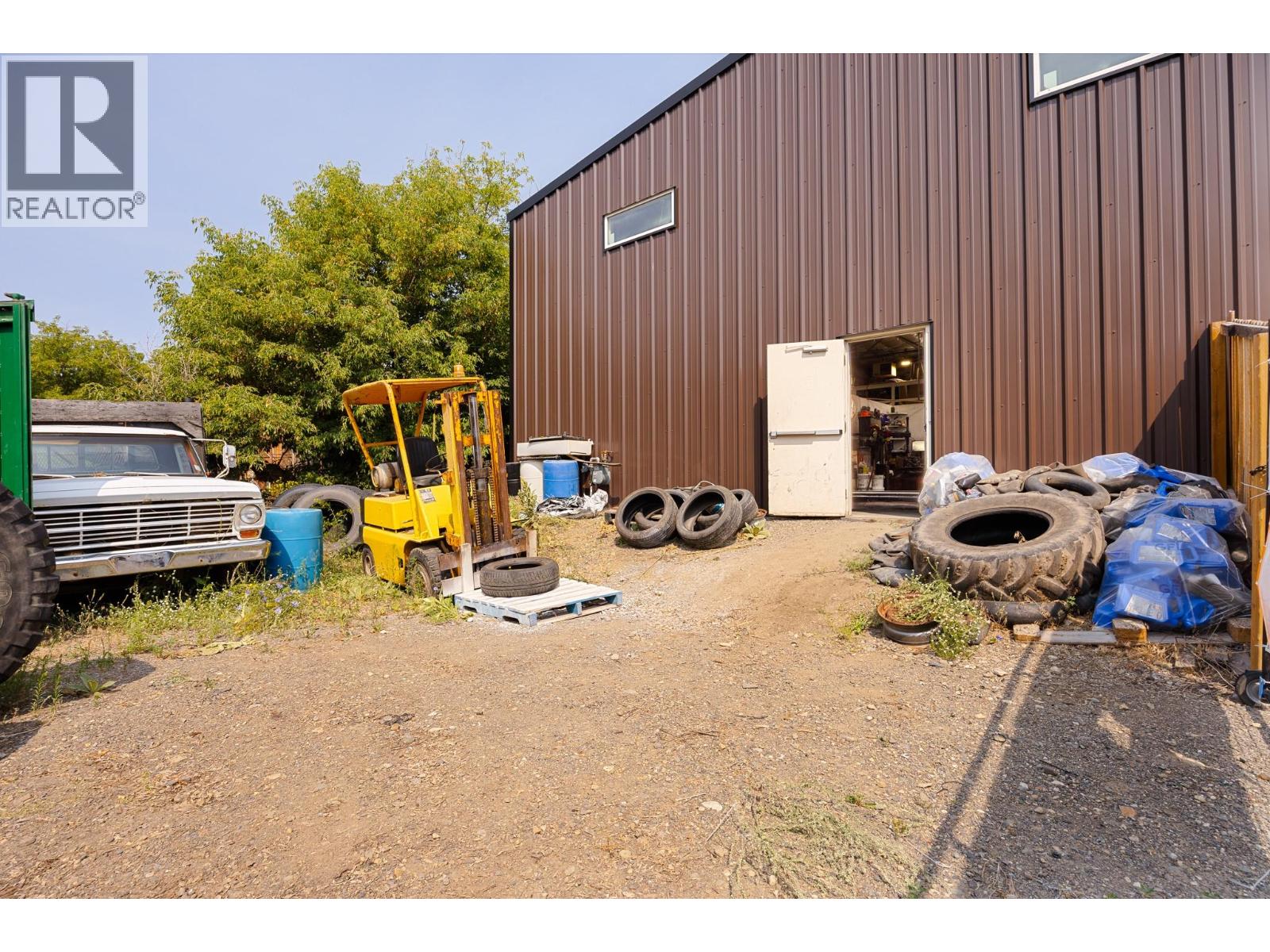 5755 97 Highway Property Photo 42