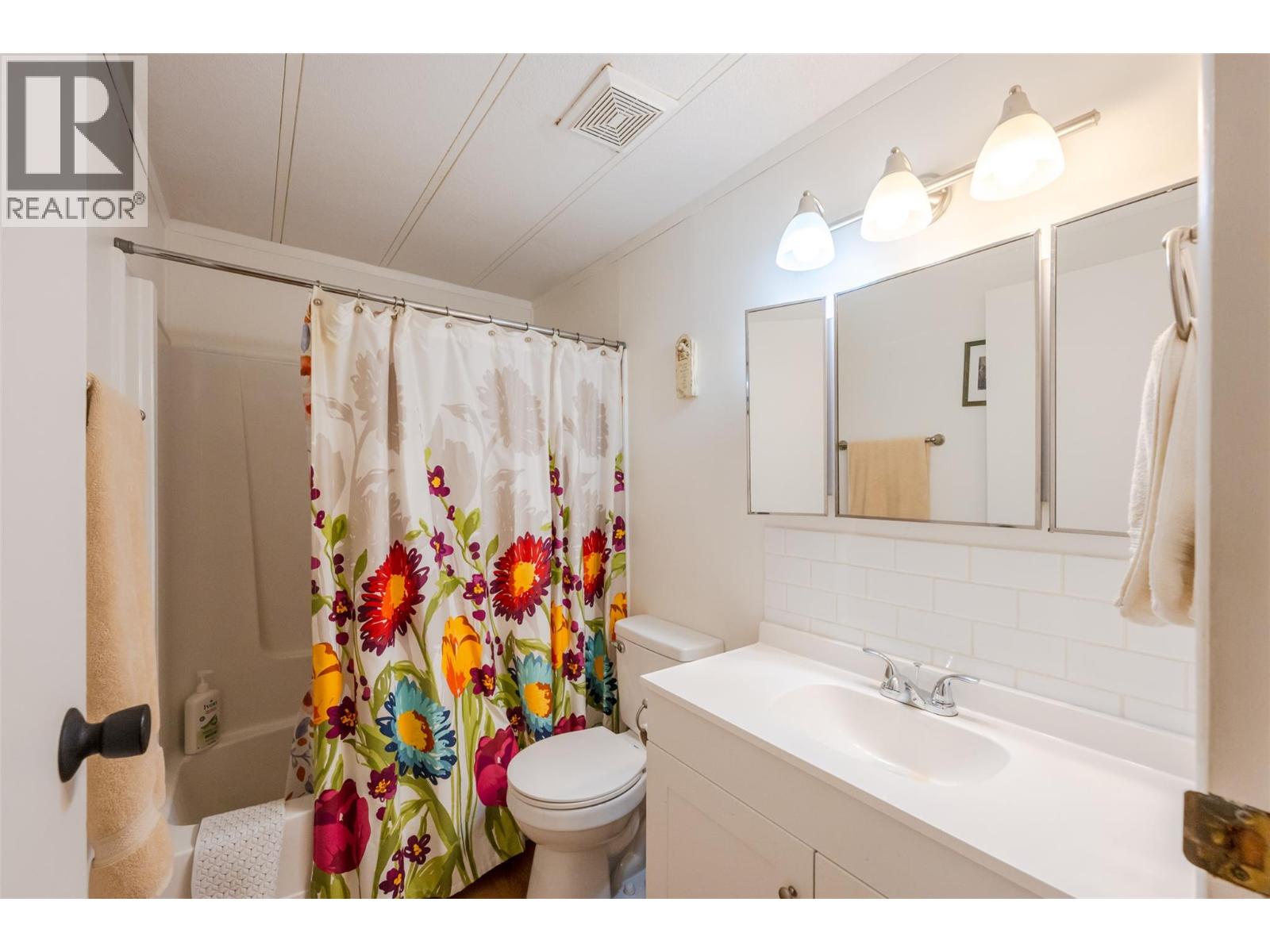 8487 97 Highway Unit# 3 Property Photo 17