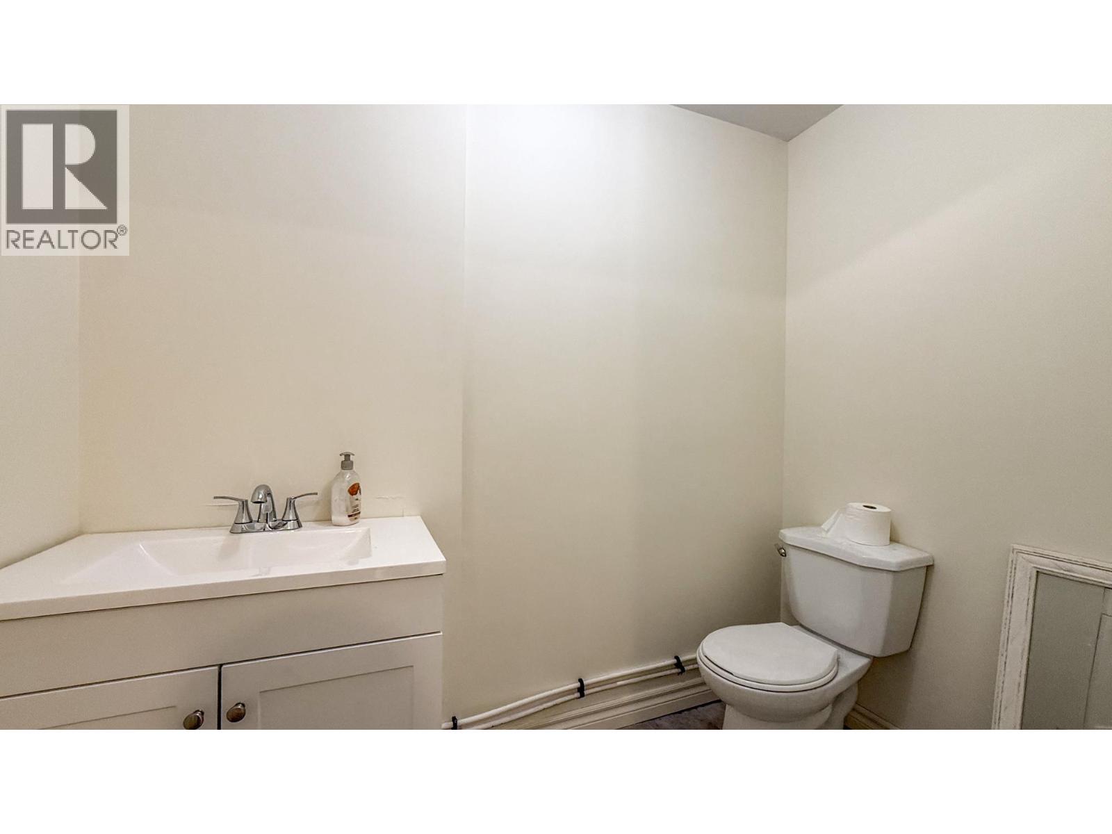 431 Victoria Street W Property Photo 19