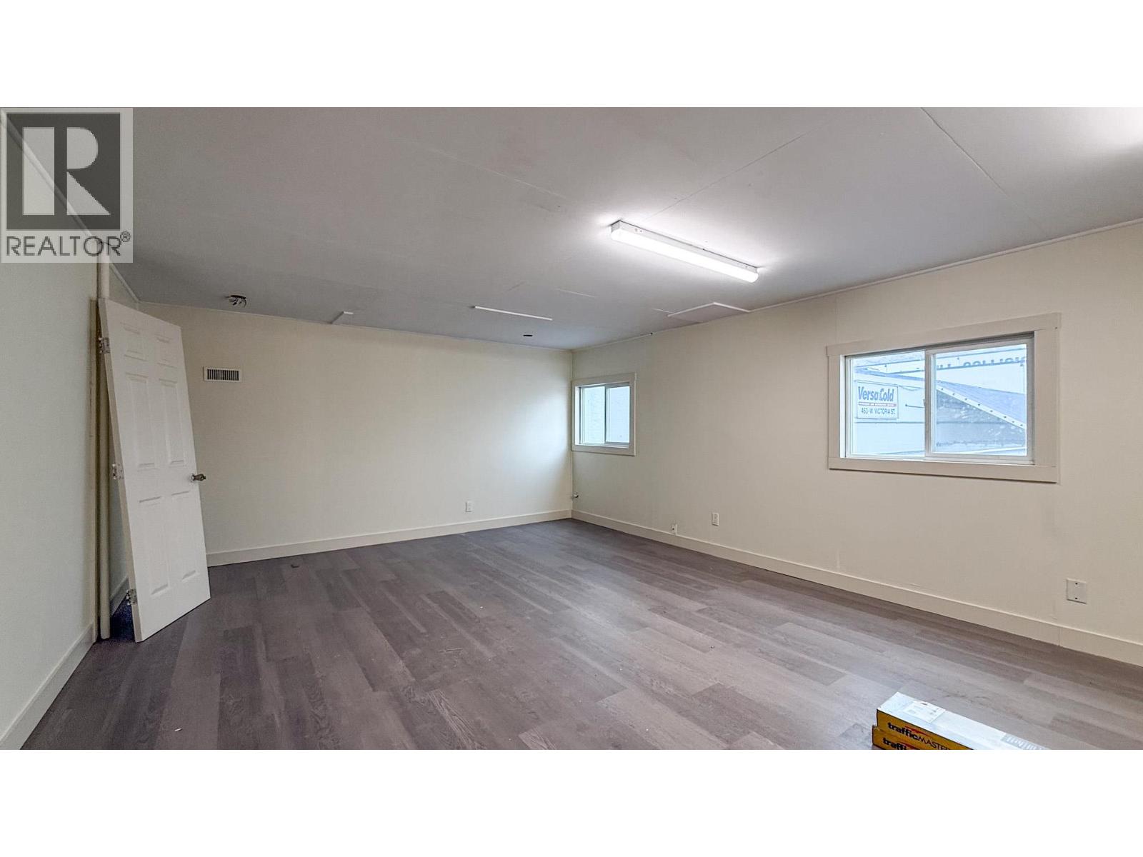 431 Victoria Street W Property Photo 20