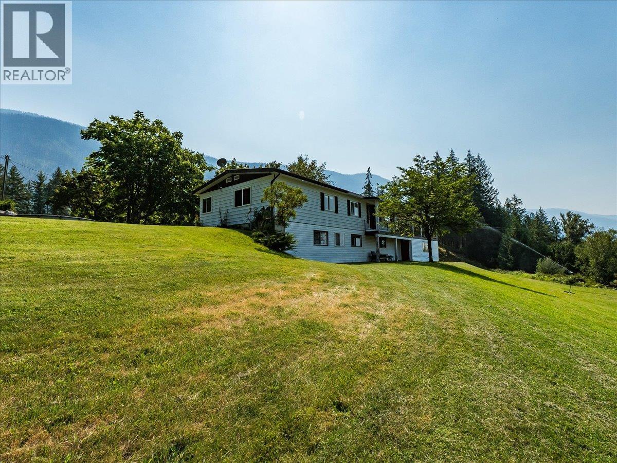8716 Martens Road Property Photo 8