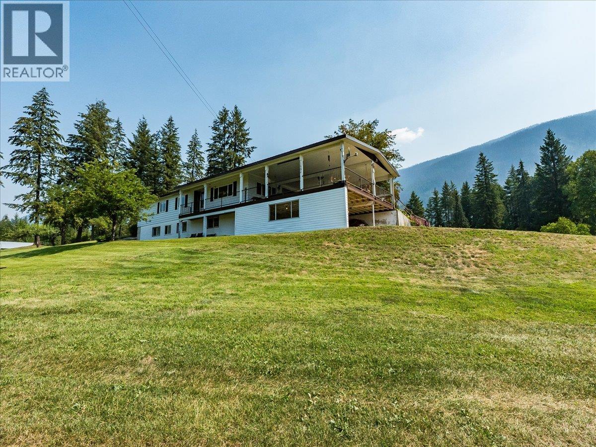 8716 Martens Road Property Photo 13