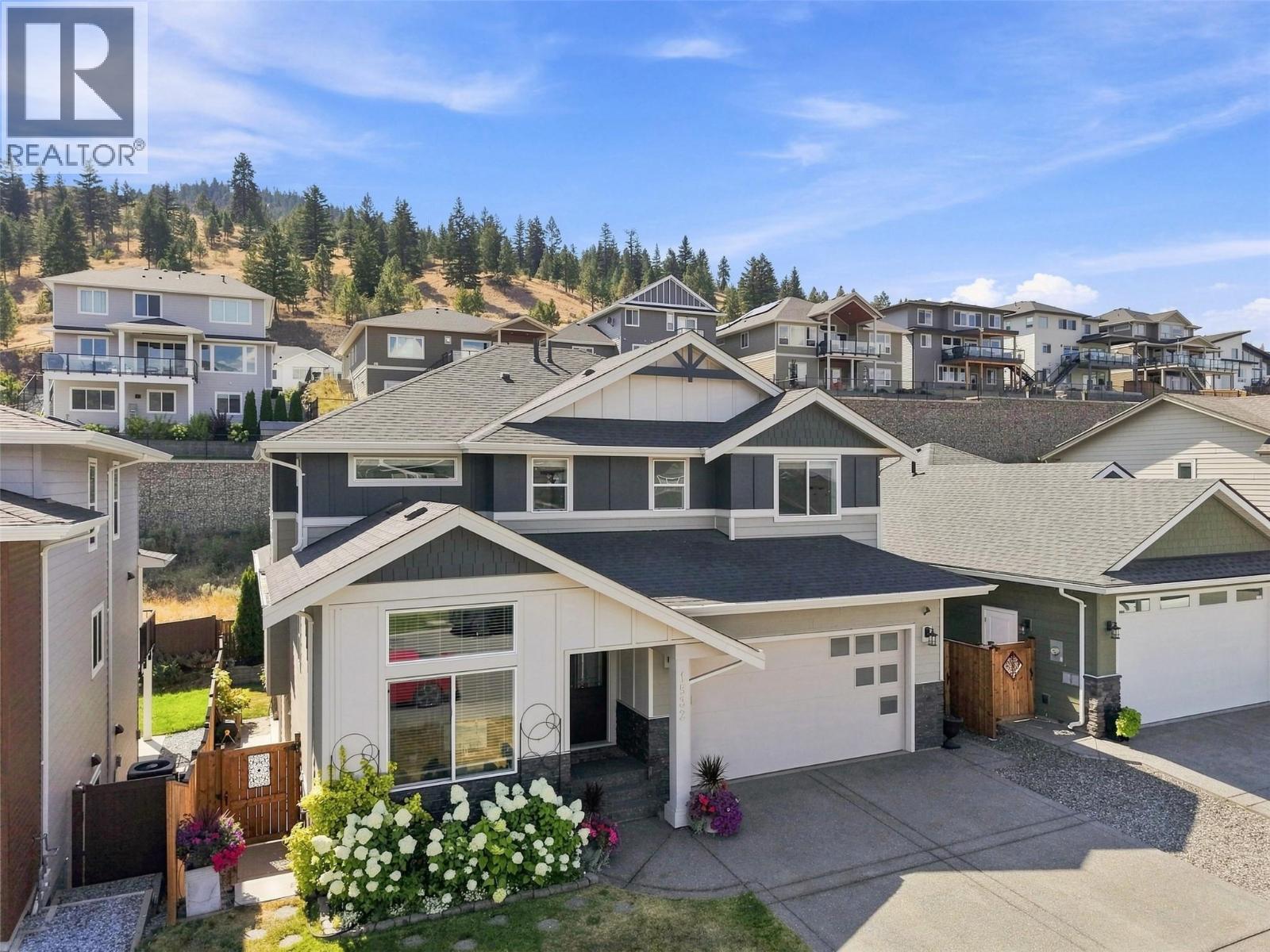 1532 EMERALD Drive