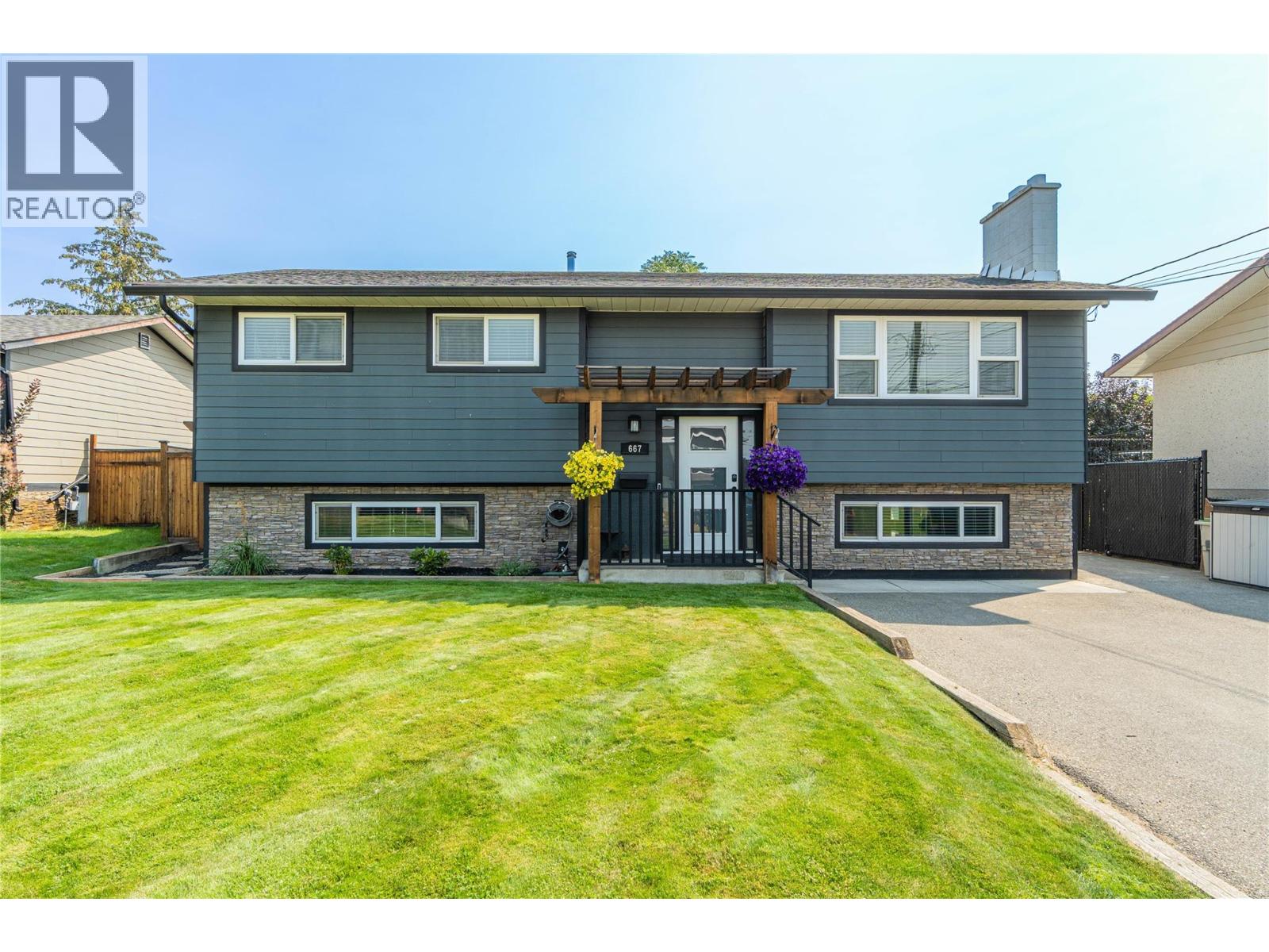 667 Cambridge Crescent