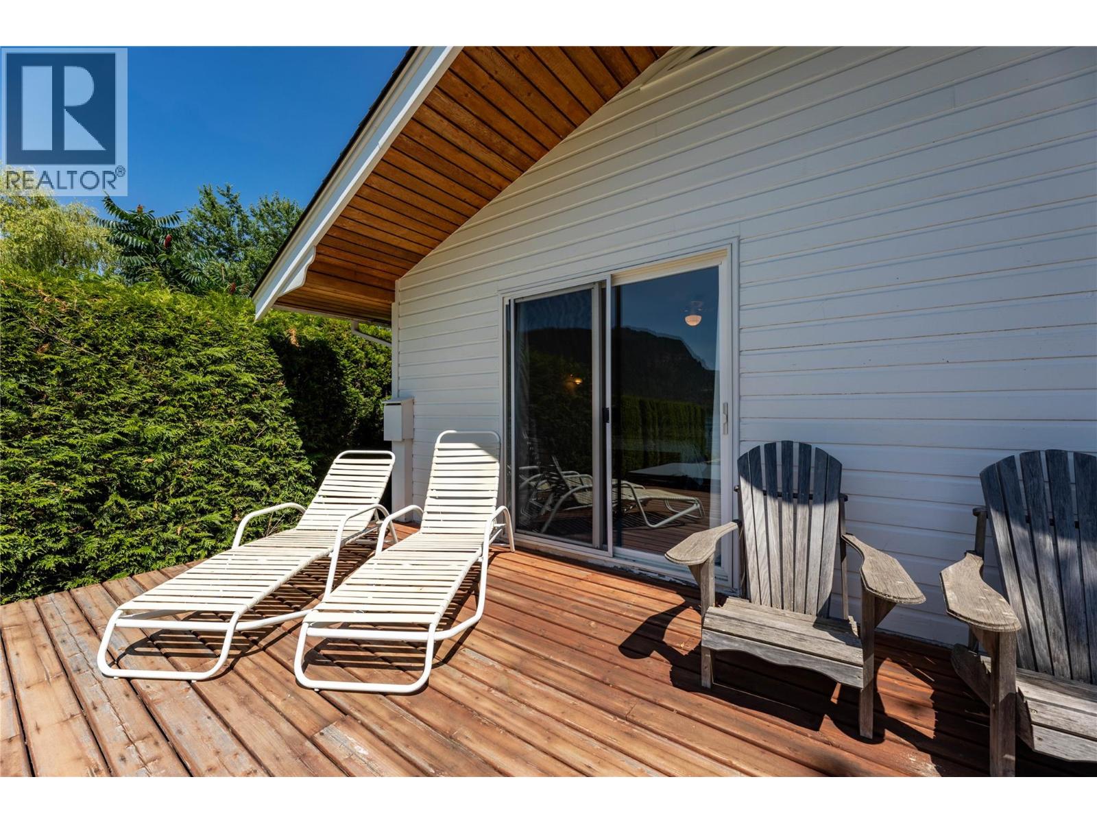 413 97a Highway Property Photo 3