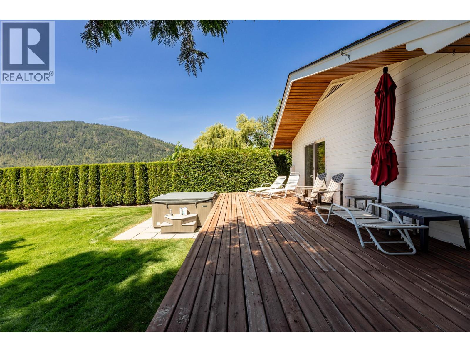 413 97a Highway Property Photo 4