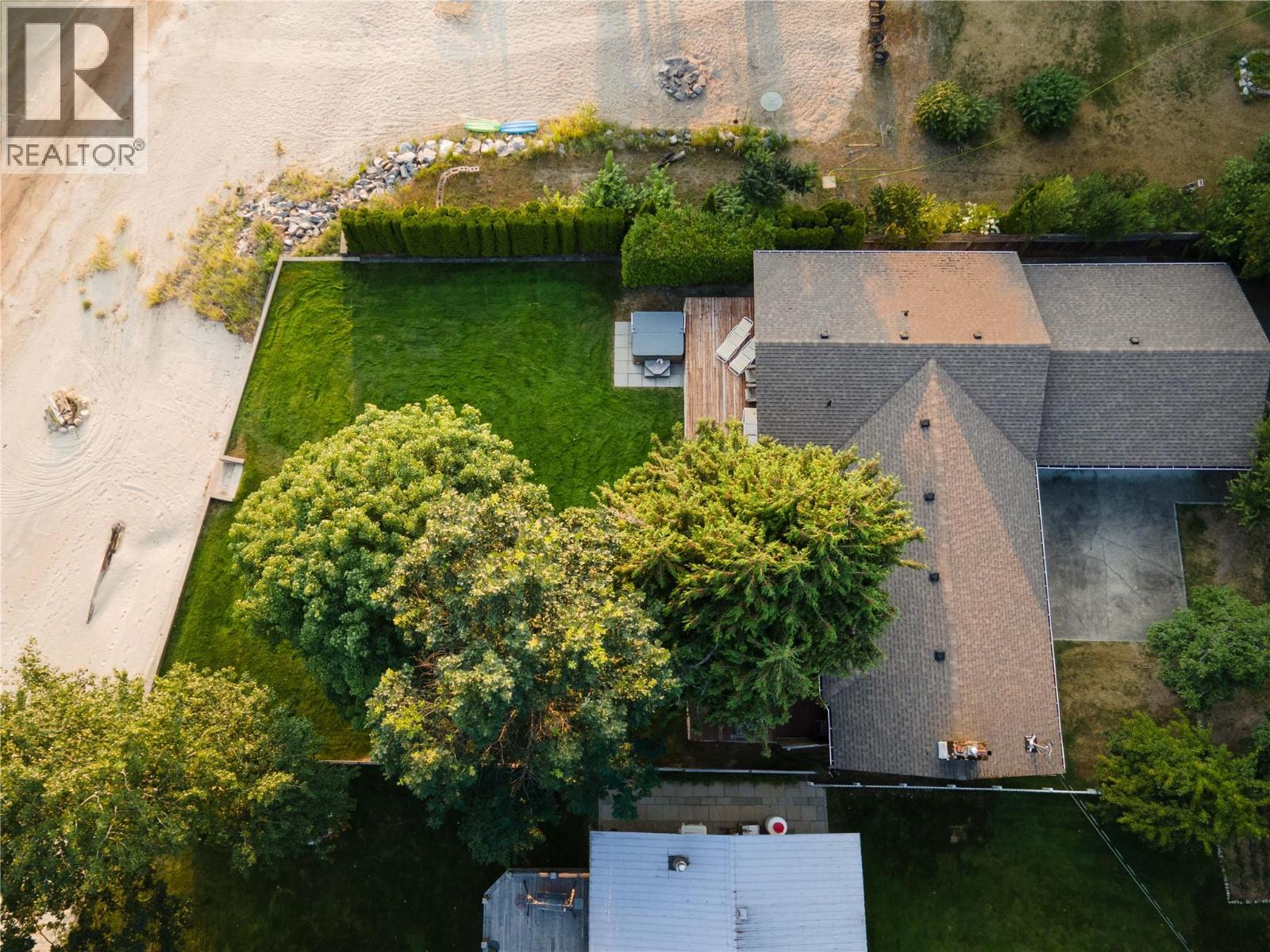 413 97a Highway Property Photo 16