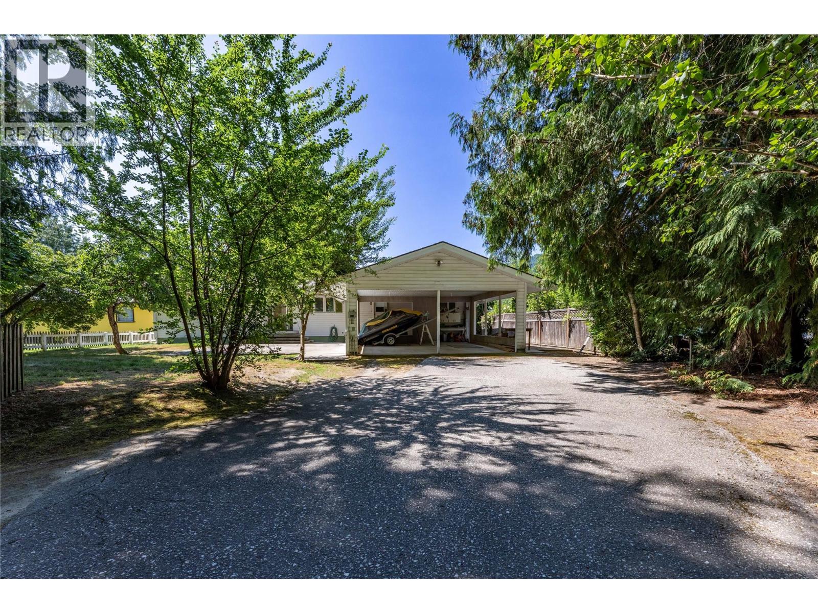 413 97a Highway Property Photo 26
